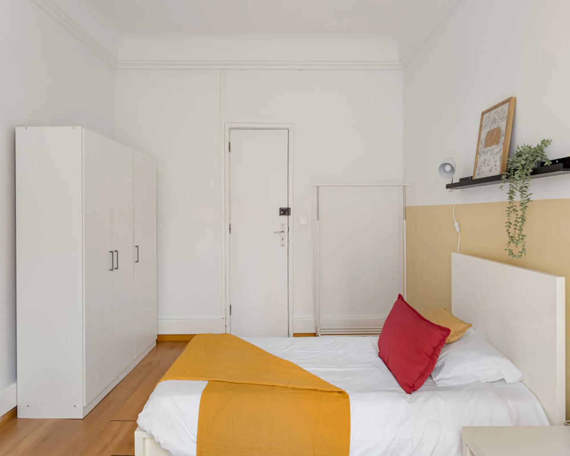 Rua do Conde de Redondo, Lisbon preview