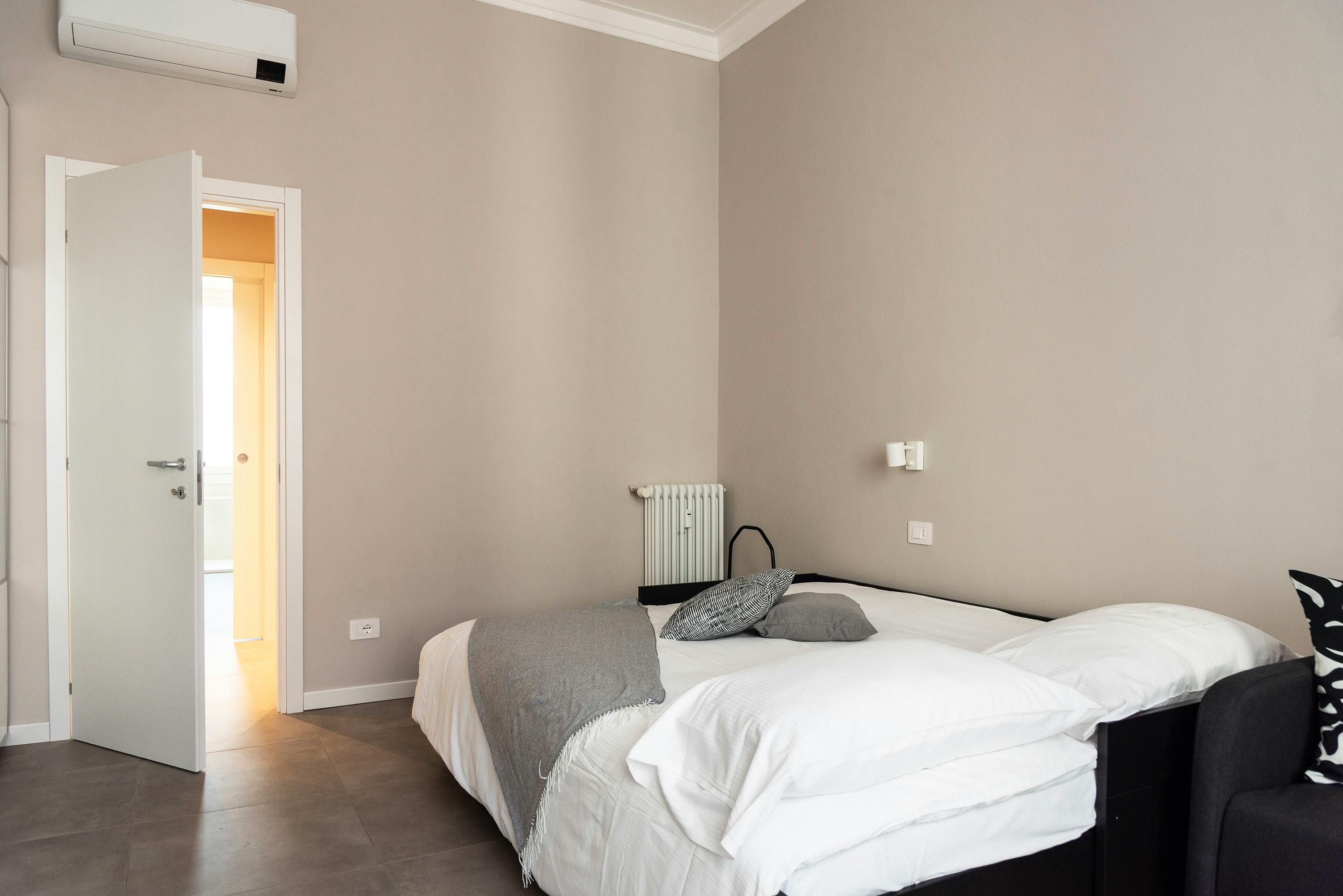 Via Antonio Bazzini, Milan preview