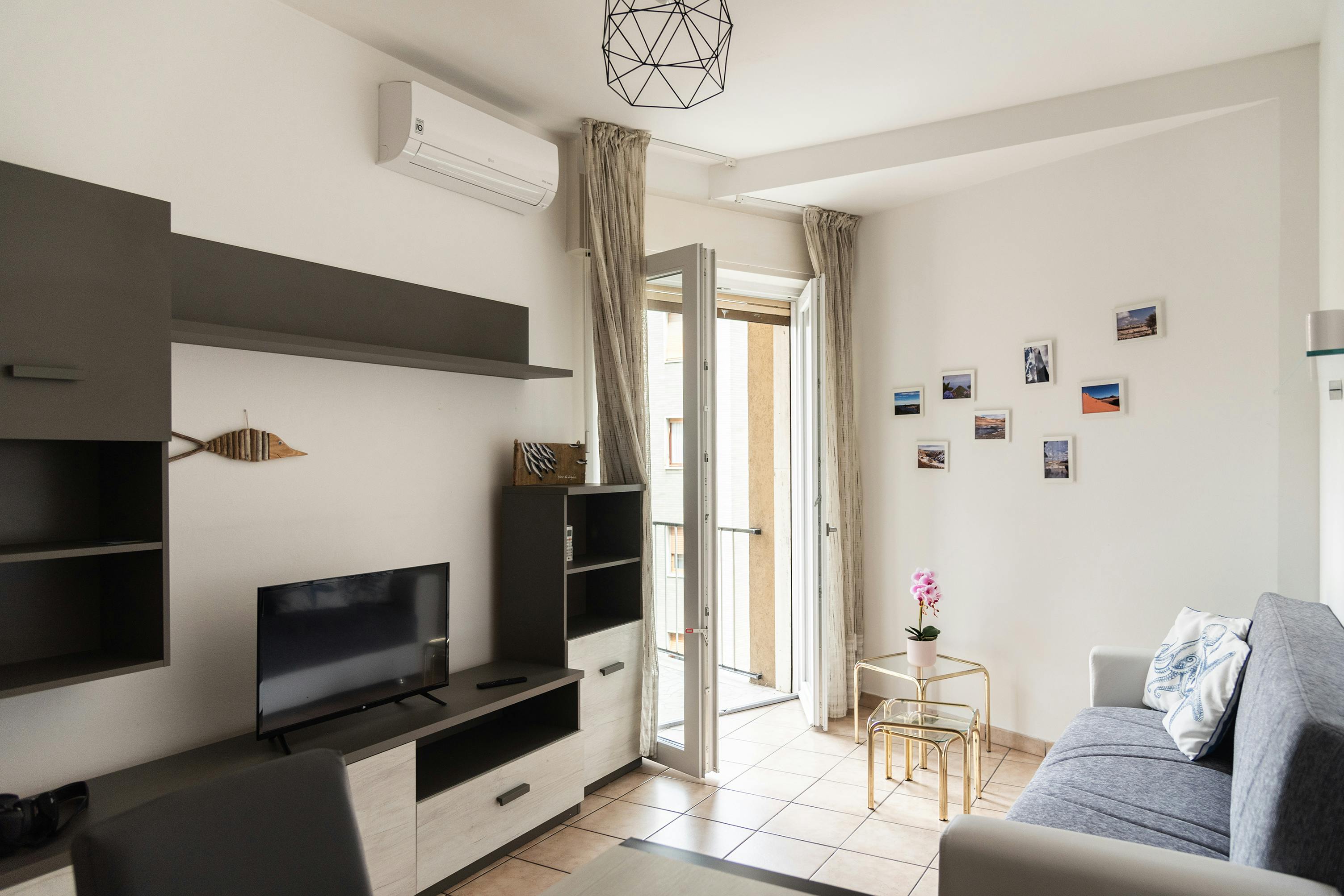 Appartement te huur voor € 1.667 per maand in Milan, Via Meloria