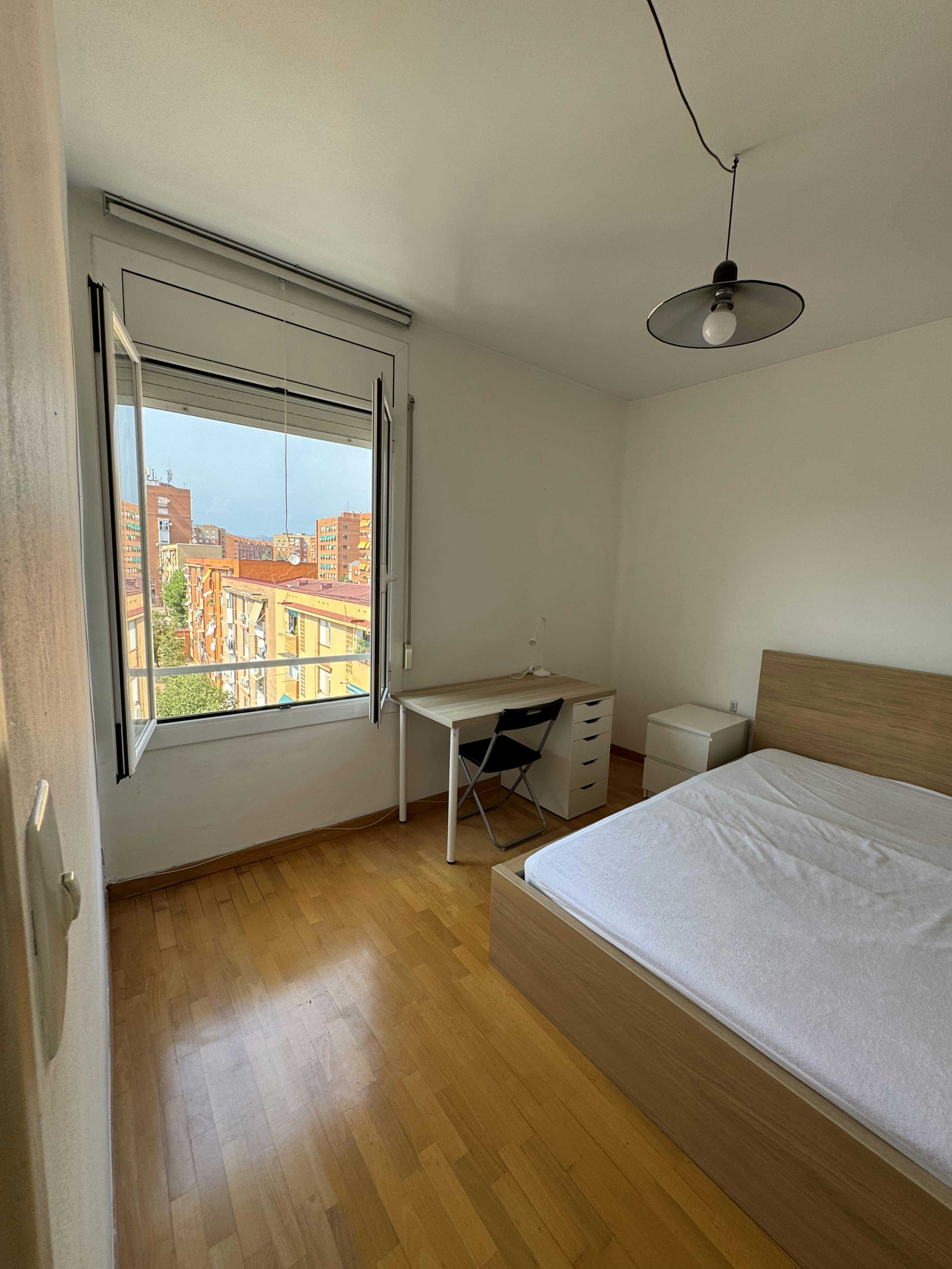 Privé kamer te huur voor € 475 per maand in Sabadell, Avinguda de Josep Tarradellas