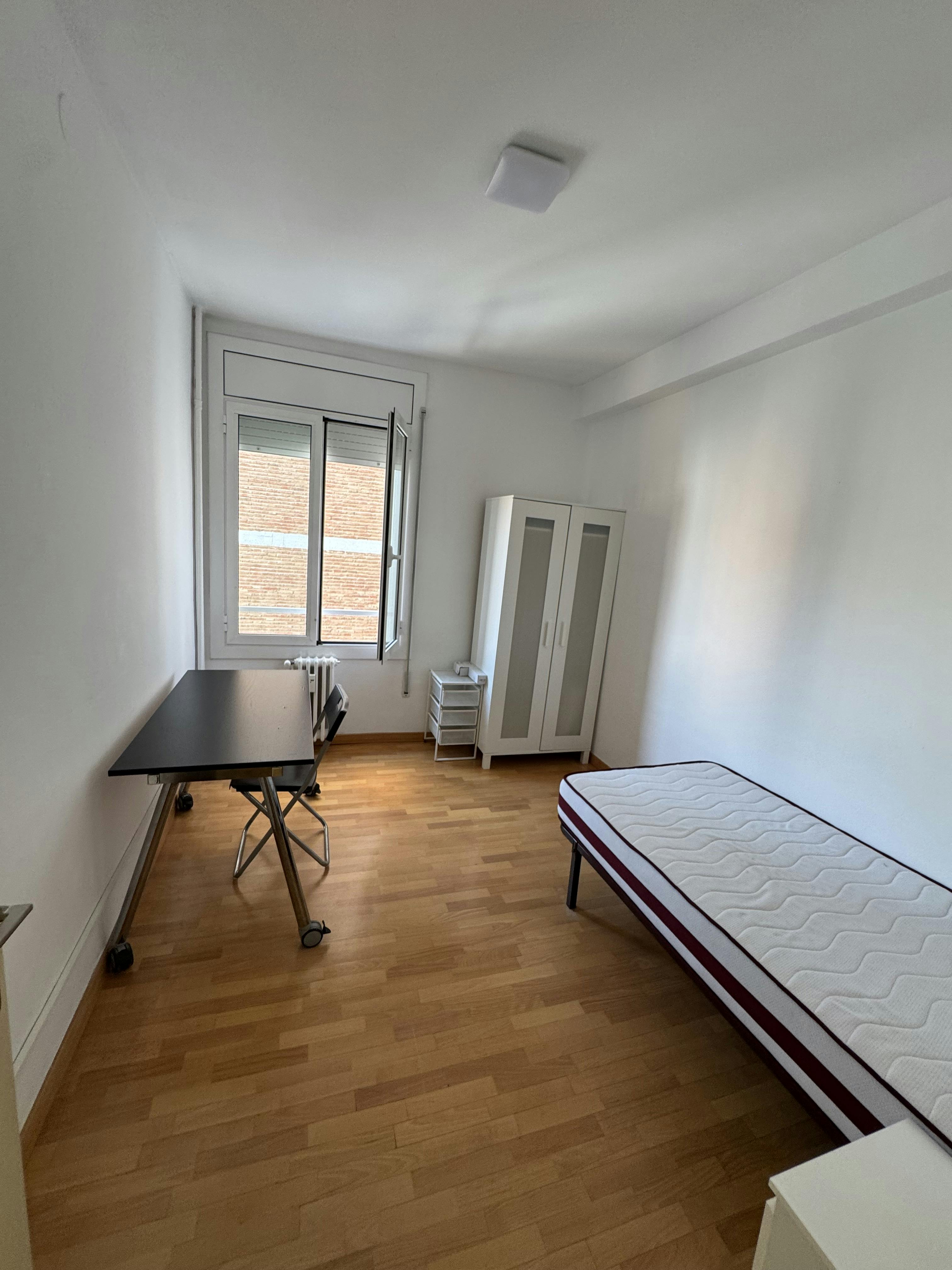 Приватна кімната за оренду для 400 EUR на місяць у Sabadell, Avinguda de Josep Tarradellas