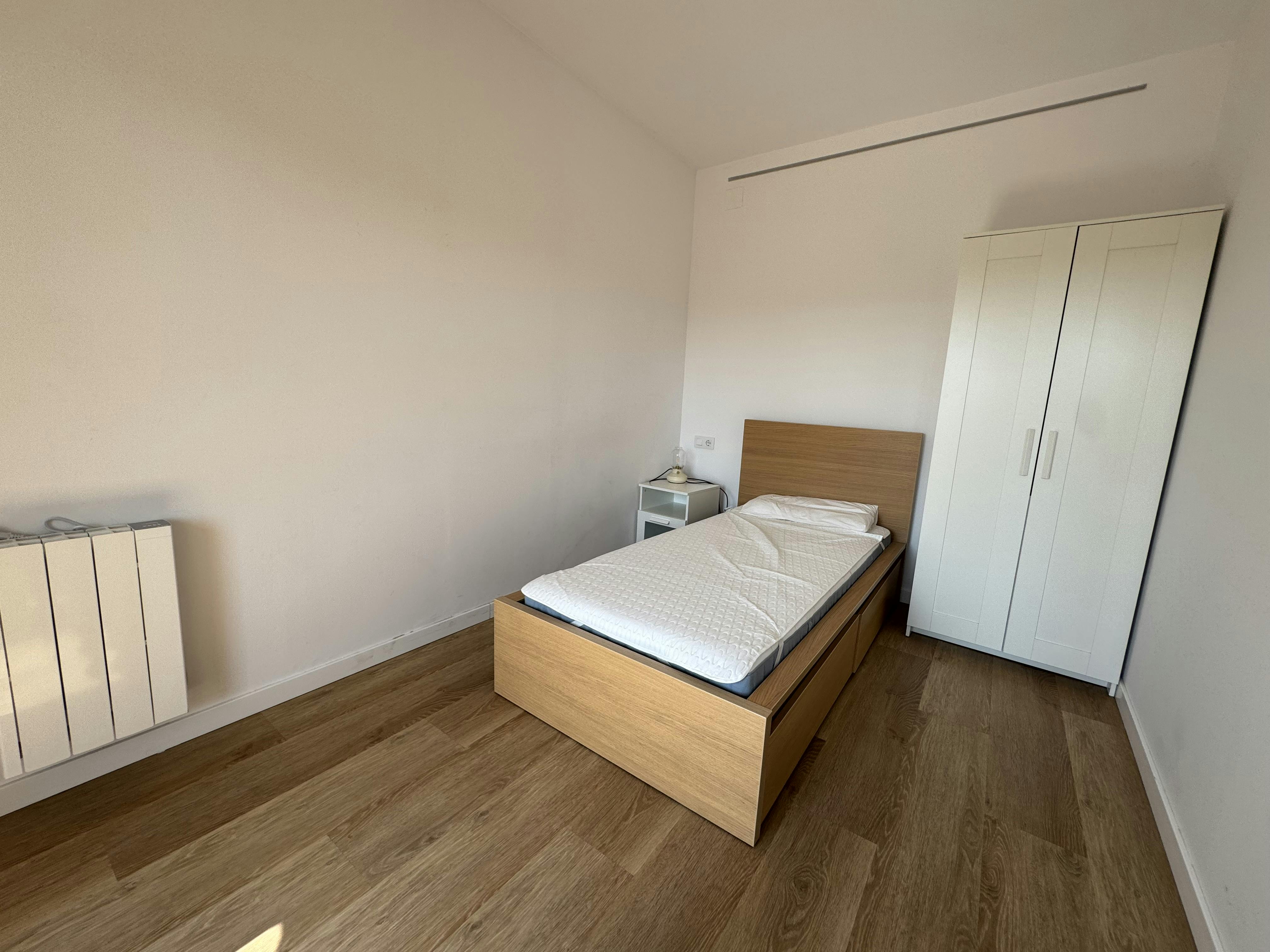 Privé kamer te huur voor € 500 per maand in Sabadell, Avinguda de Francesc Macià