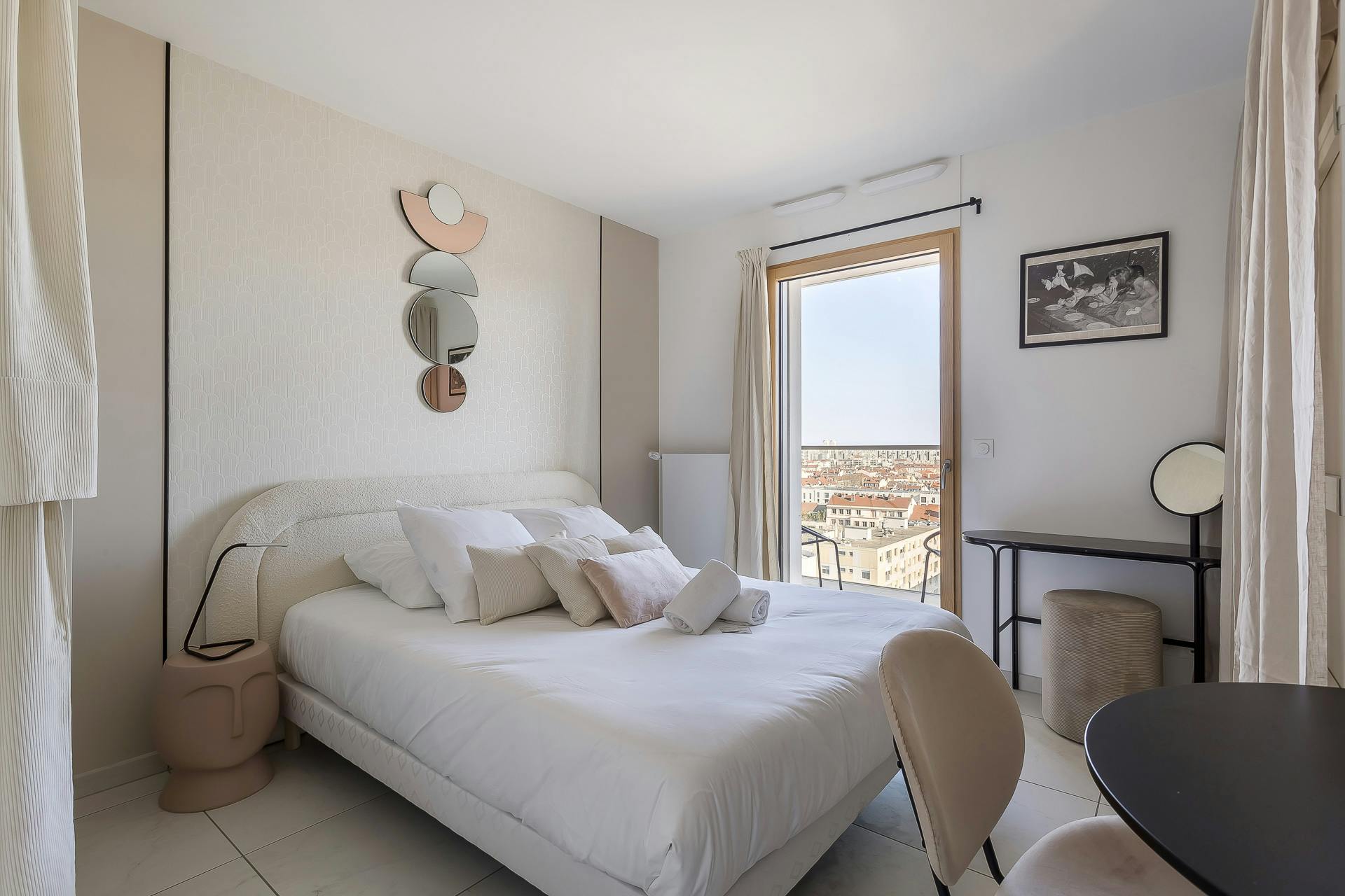 Studio for rent for €1,750 per month in Lyon, Cours Lafayette