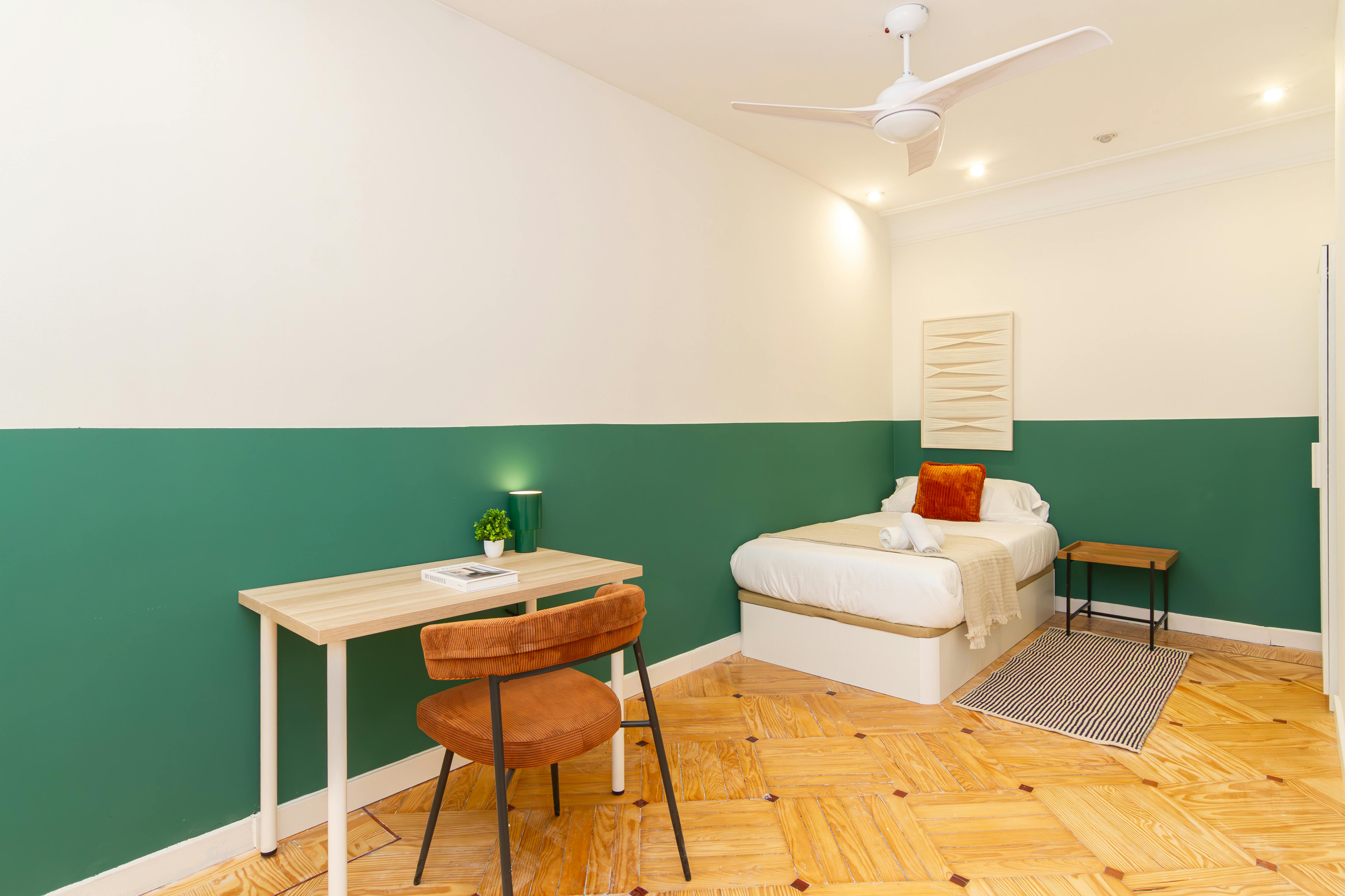 Private room for rent for €725 per month in Madrid, Calle de Francisco Silvela