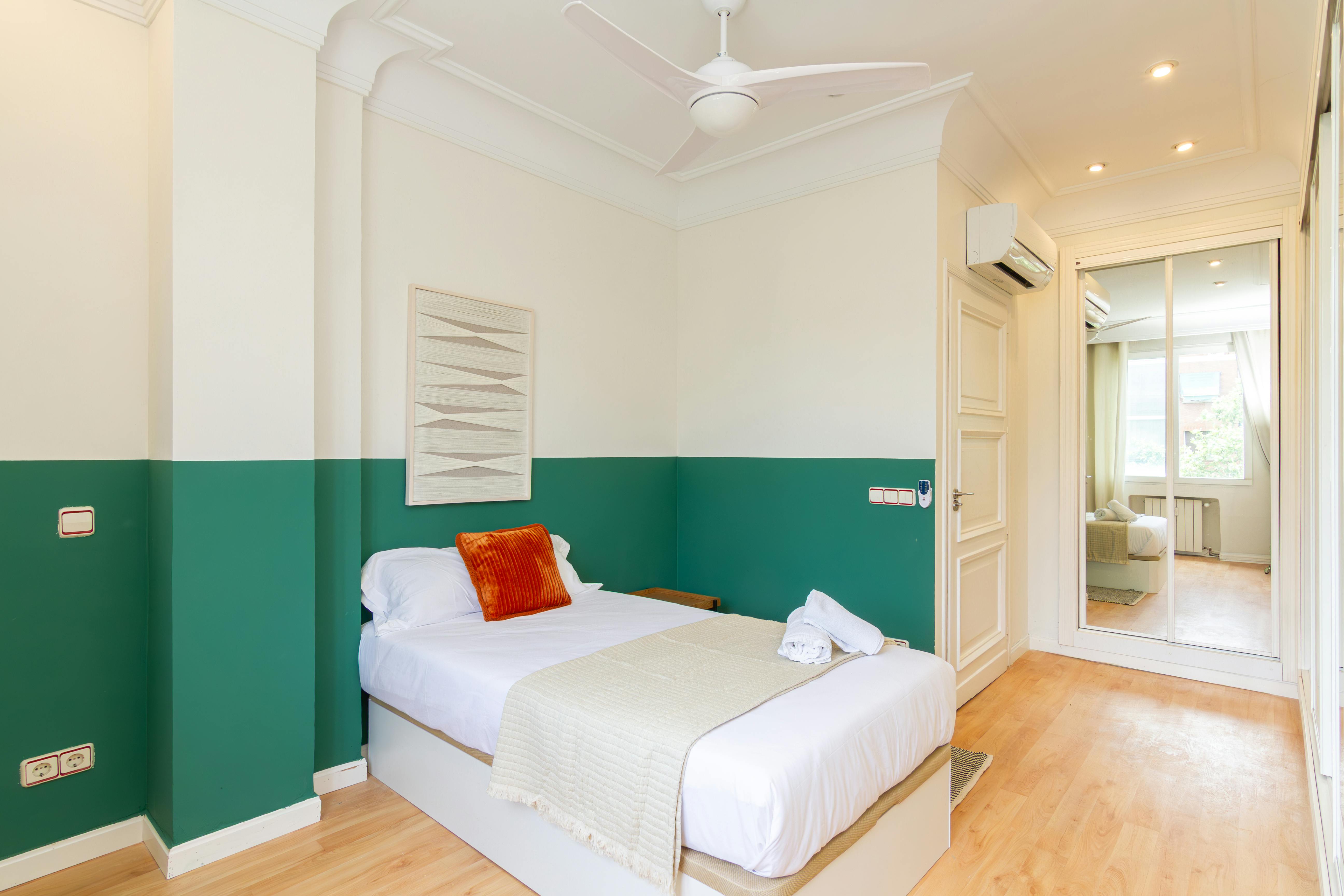 Calle de Francisco Silvela, Madrid preview