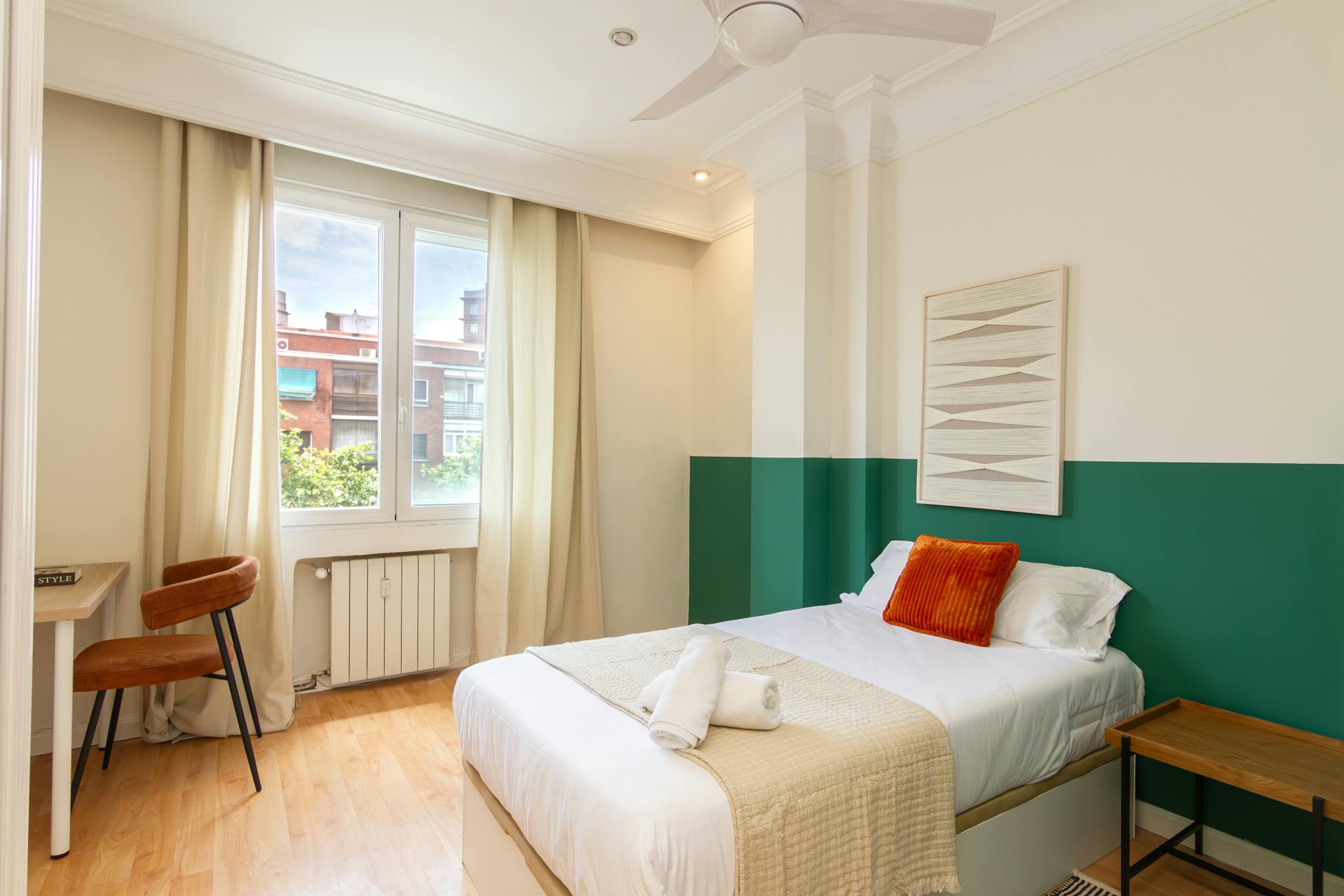 Calle de Francisco Silvela, Madrid preview