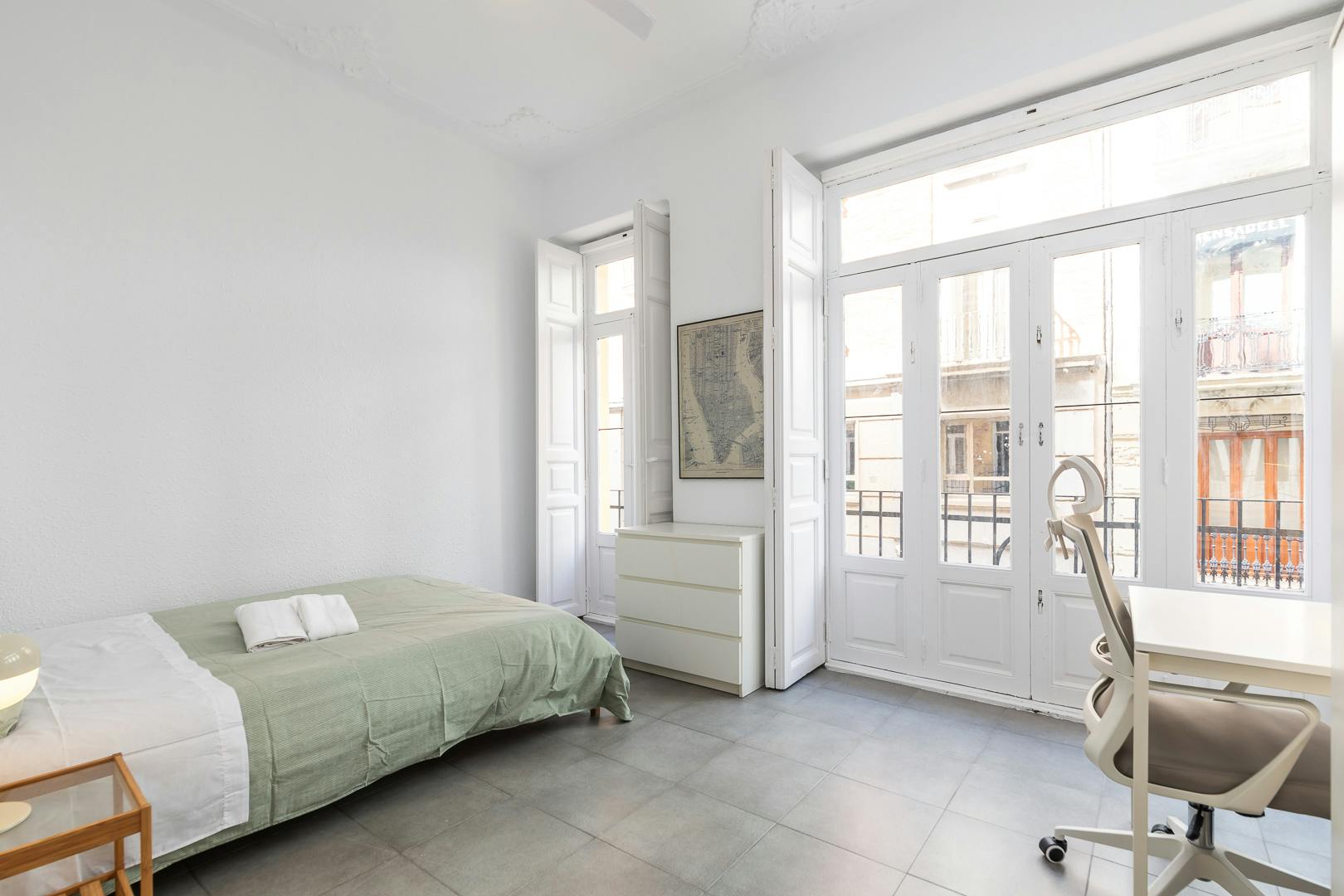 Private room in Carrer Martínez Cubells, Valencia (1637441) room image 1