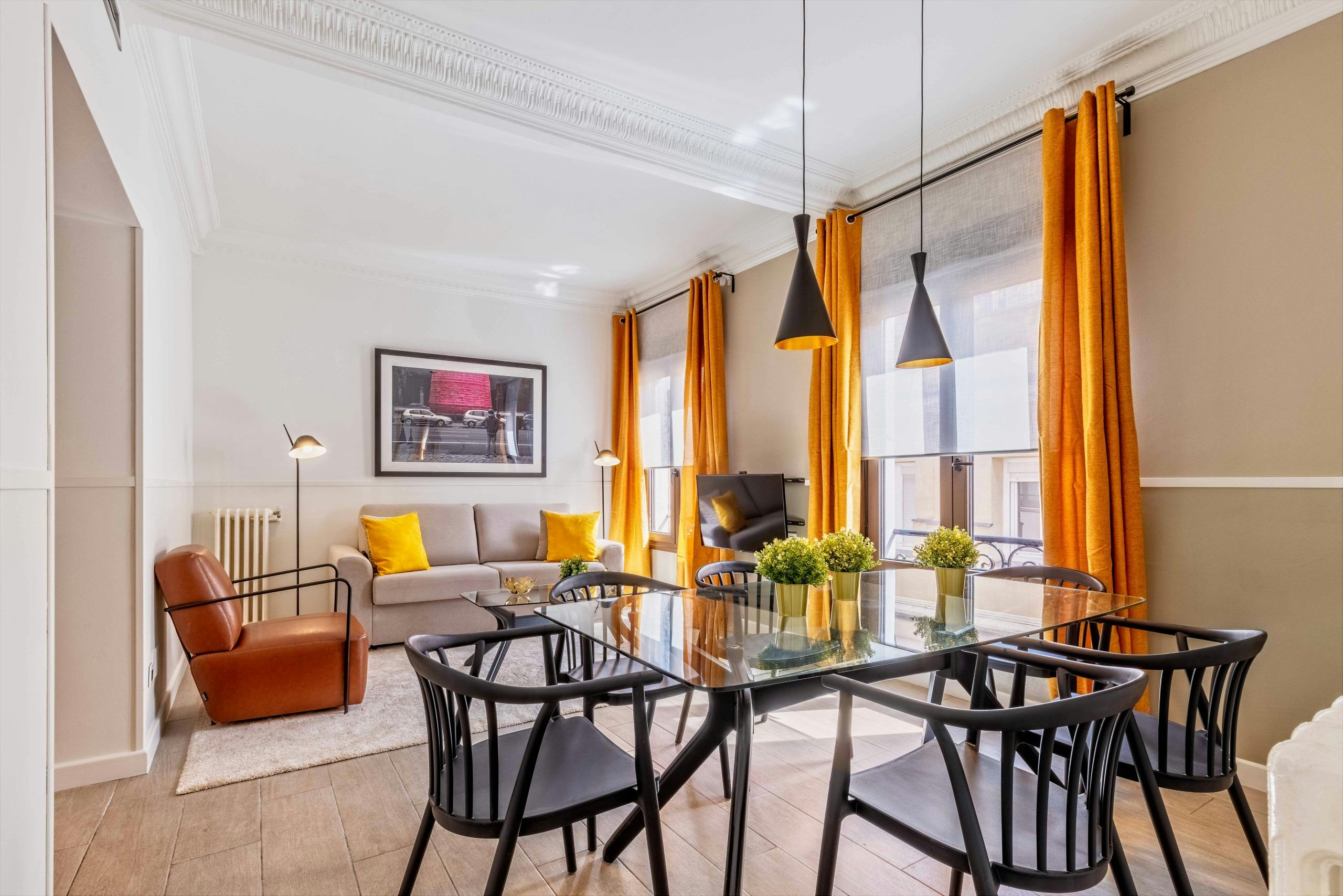 Calle de Jesús y María, Madrid preview