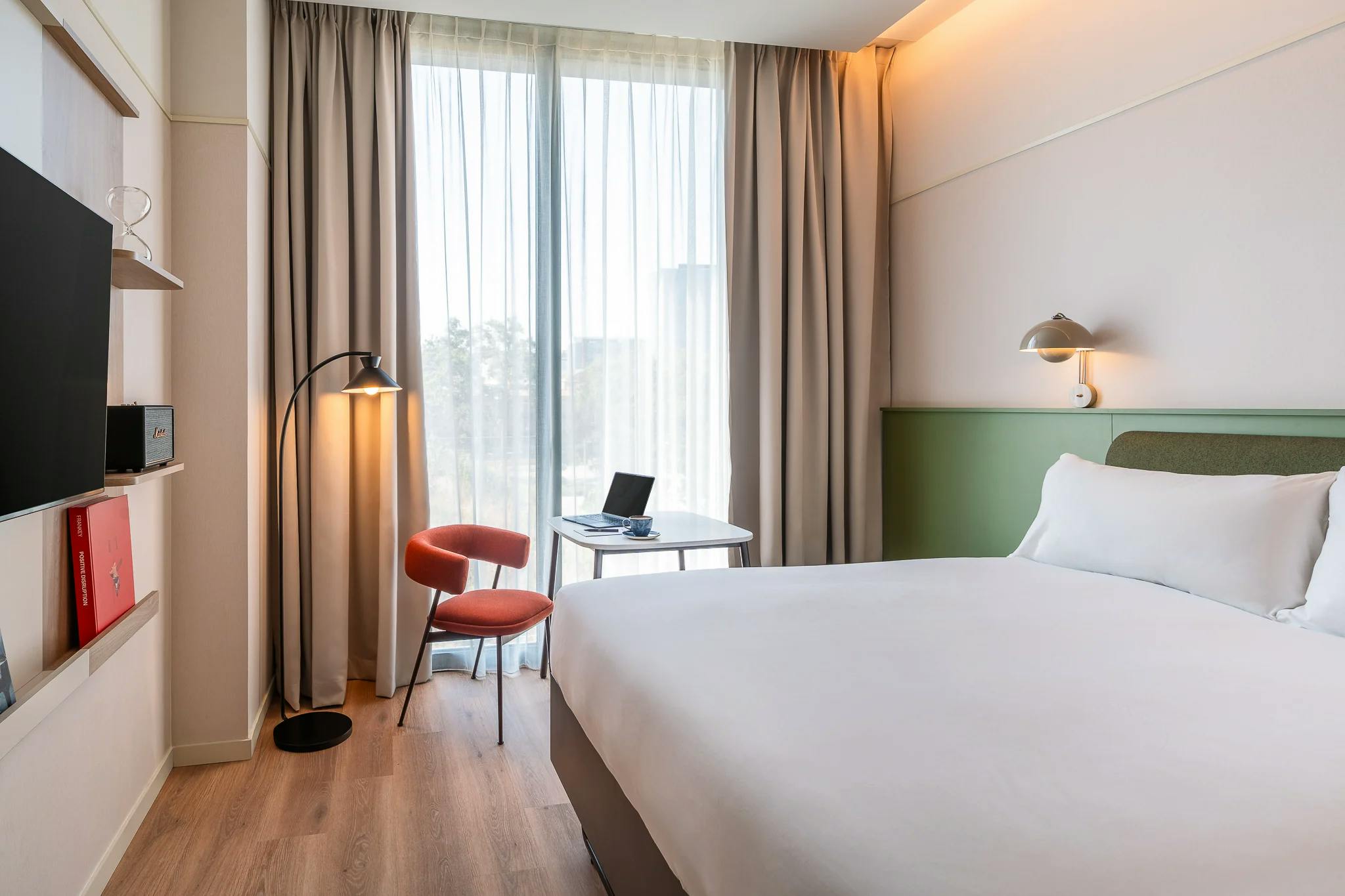 Carrer de Cristóbal de Moura, Barcelona preview