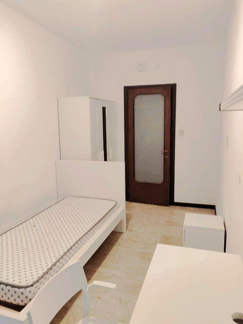 Single room Padova, 1 bed, 12m² — photo 1
