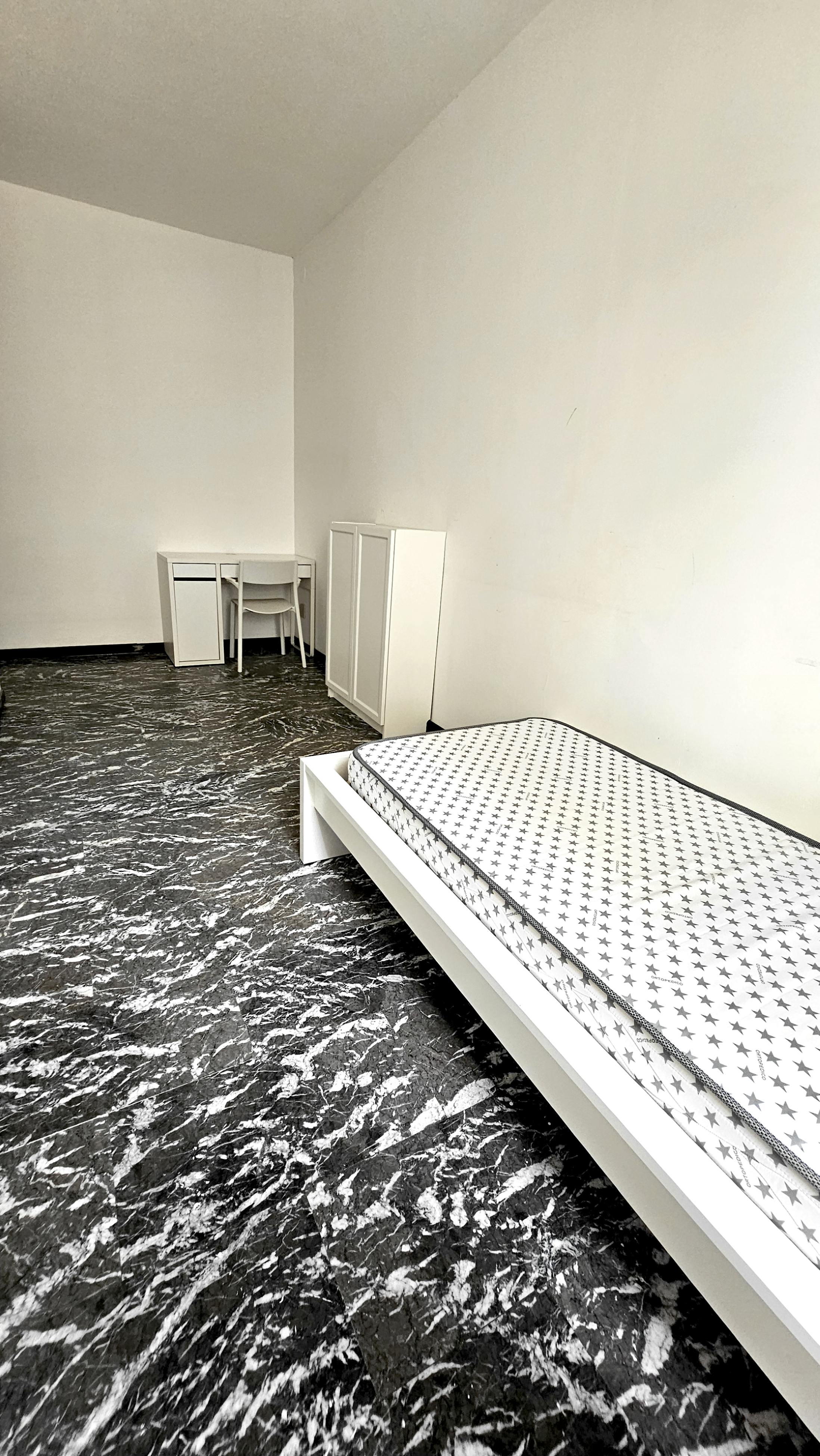 Приватна кімната за оренду для 350 EUR на місяць у Padova, Via Ugo Foscolo