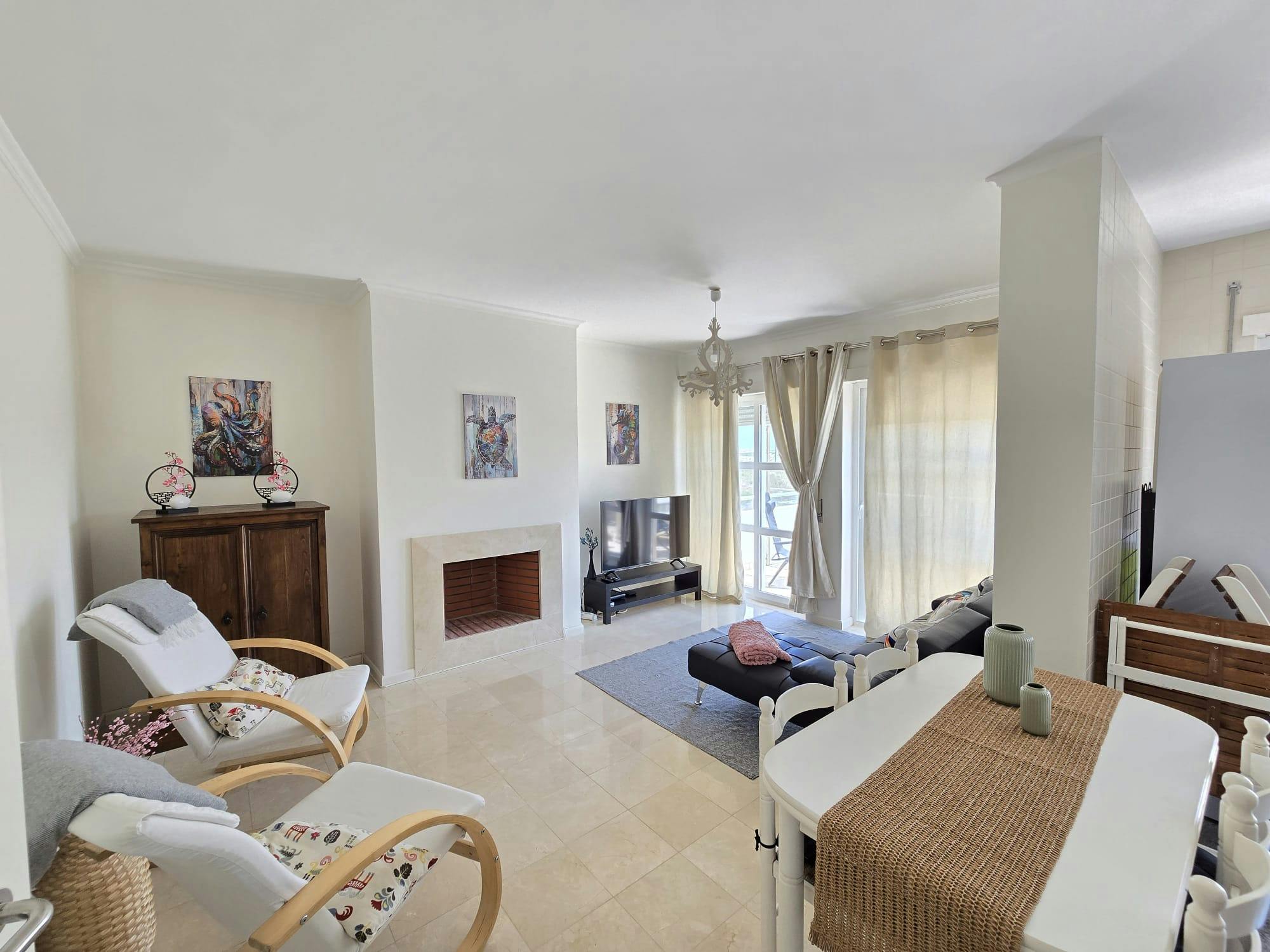 Appartement à louer pour 1 200 €/mois à Ferrel, Rua do Salgado
