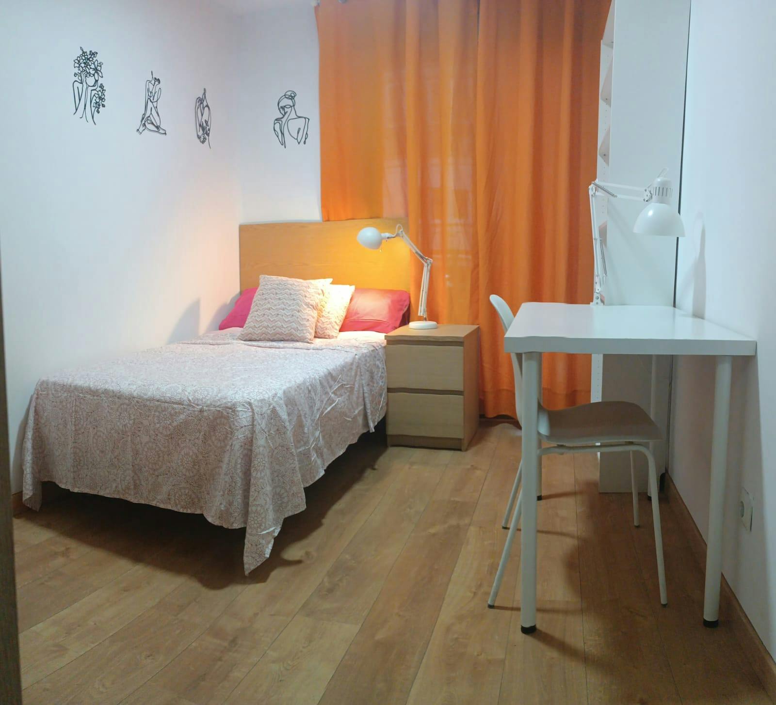 Single room Madrid, 1 bed, 11m² — photo 1