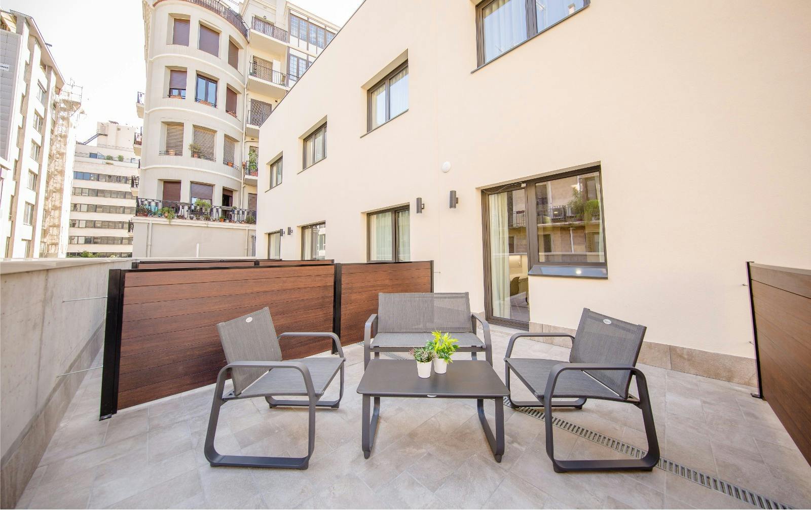 Private room for rent for €2,079 per month in Barcelona, Carrer de Sèneca
