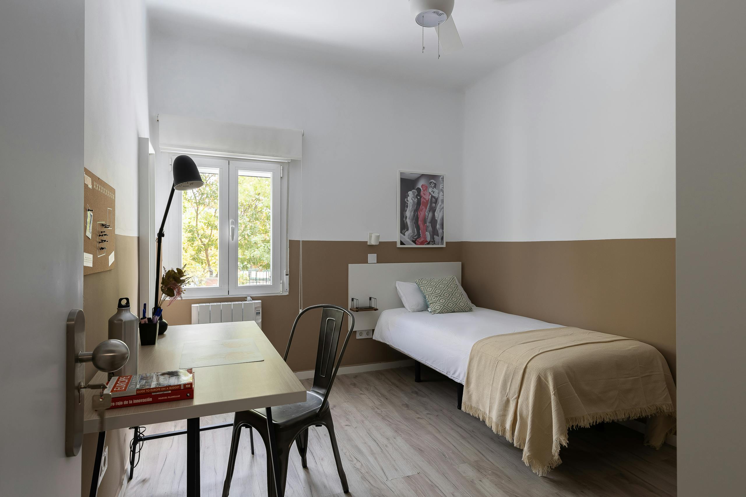 Apartment for rent for €1,369 per month in Getafe, Calle Daoiz