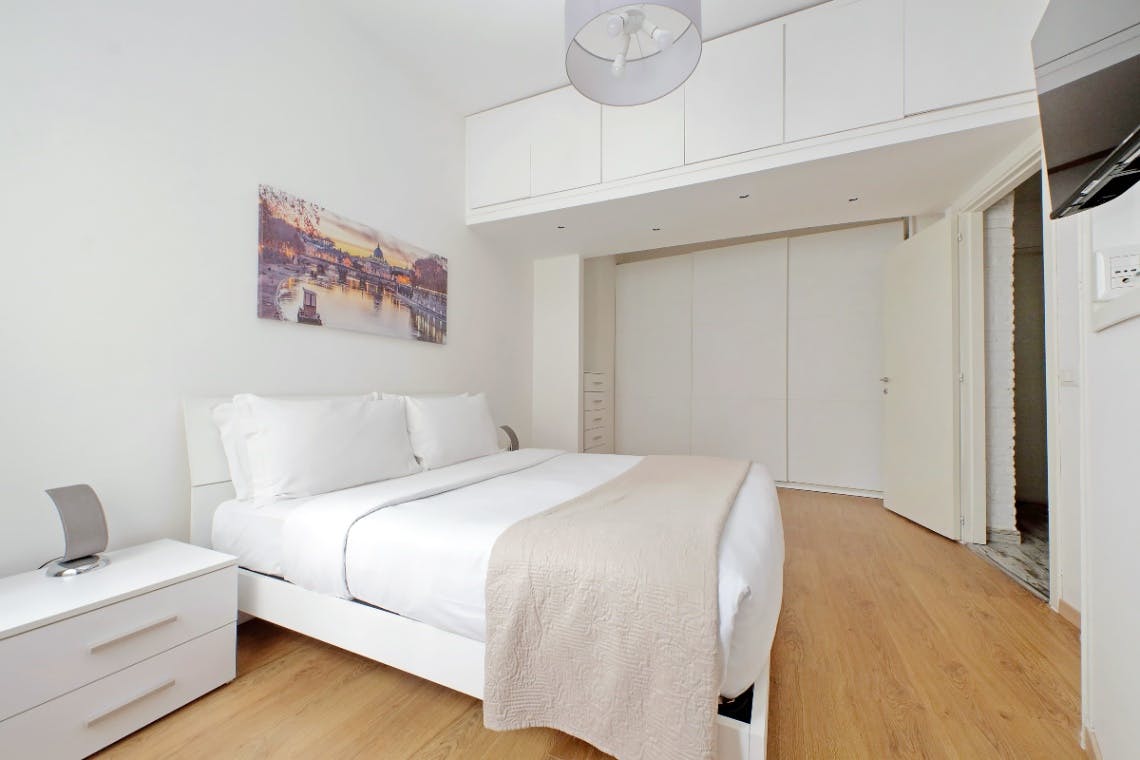 Apartment for rent for €1,550 per month in Rome, Via Innocenzo XI