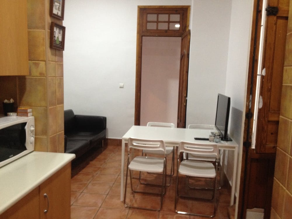 Single room Alicante, 1 bed, 10m² — photo 3