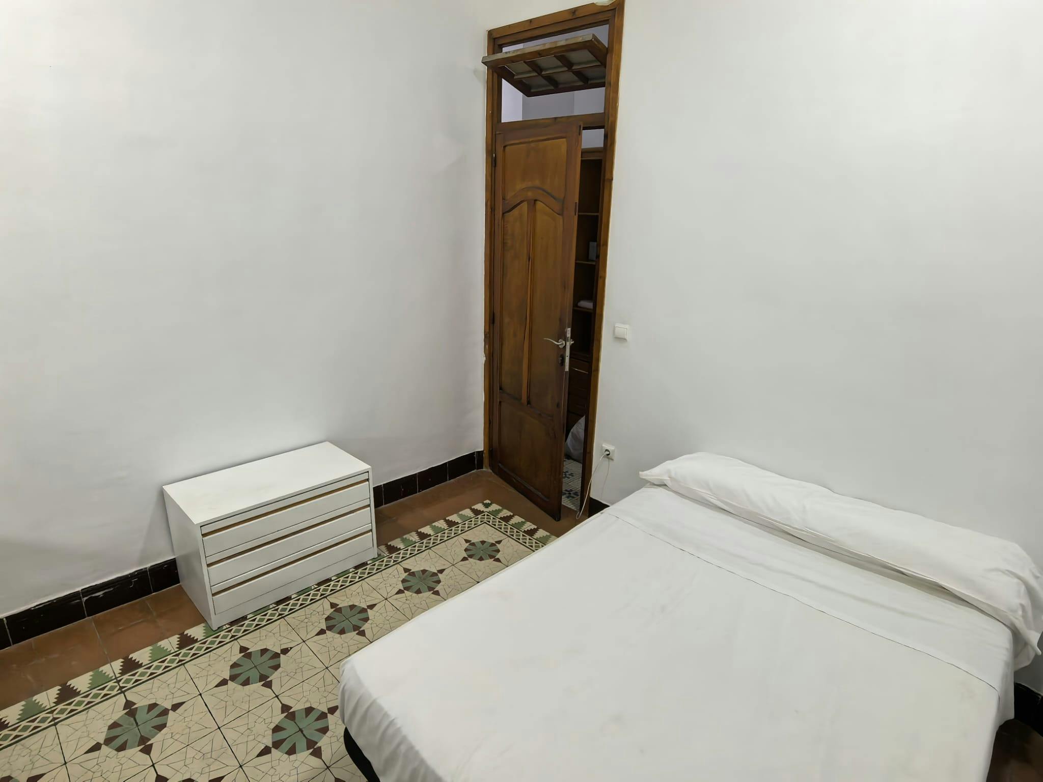 Single room Alicante, 1 bed, 10m² — photo 10