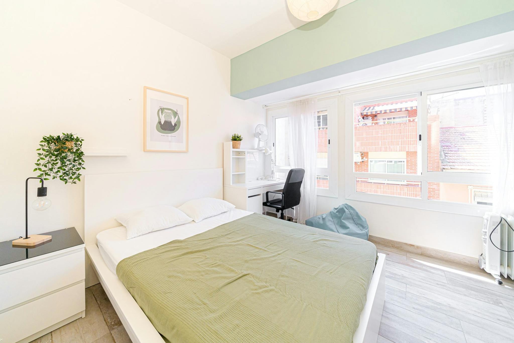 Calle de Crevillente, Alicante (Alacant) preview