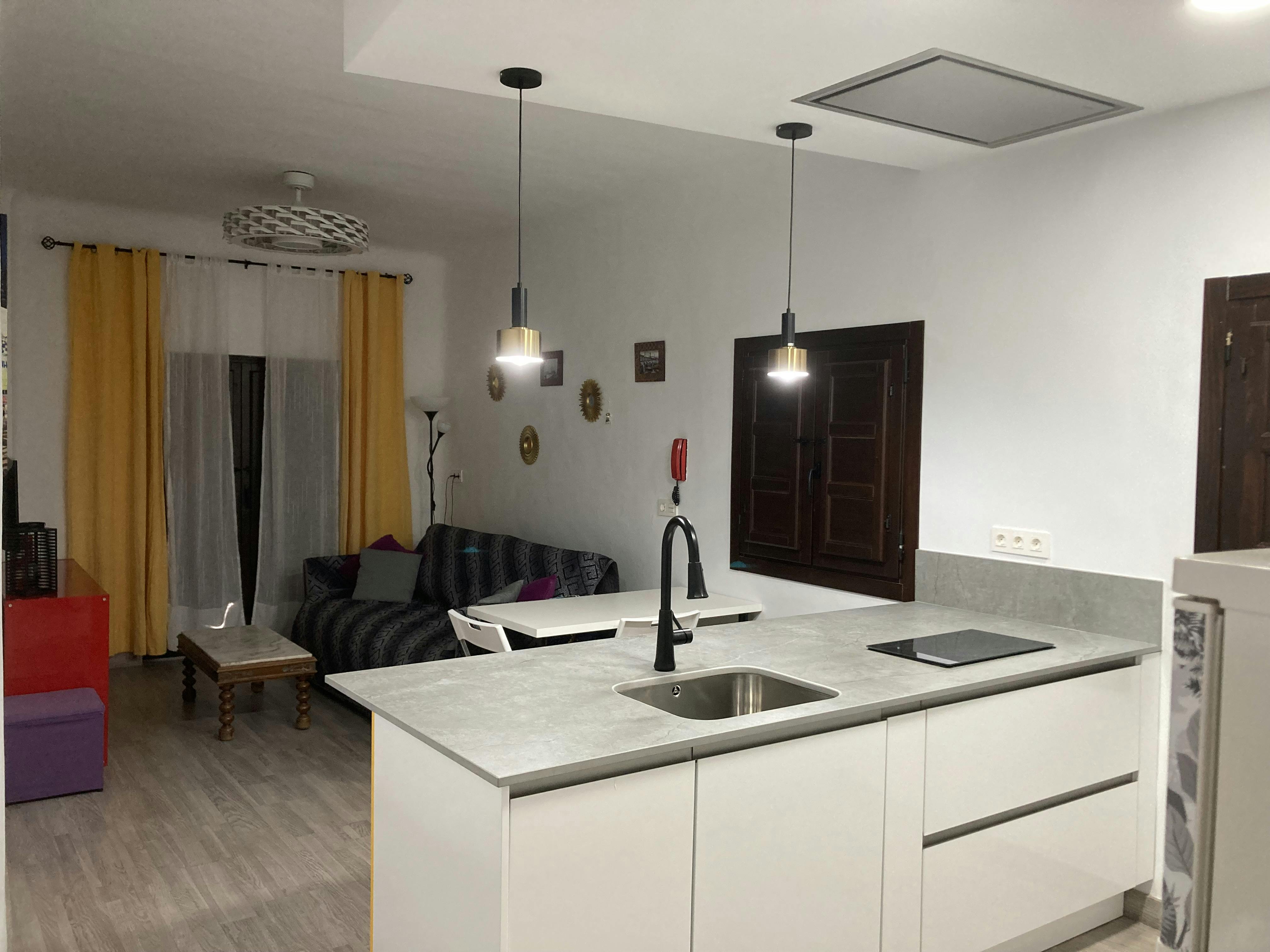 Apartament de închiriat pentru 750 EUR pe lună în Granada, Camino Nuevo de San Nicolás