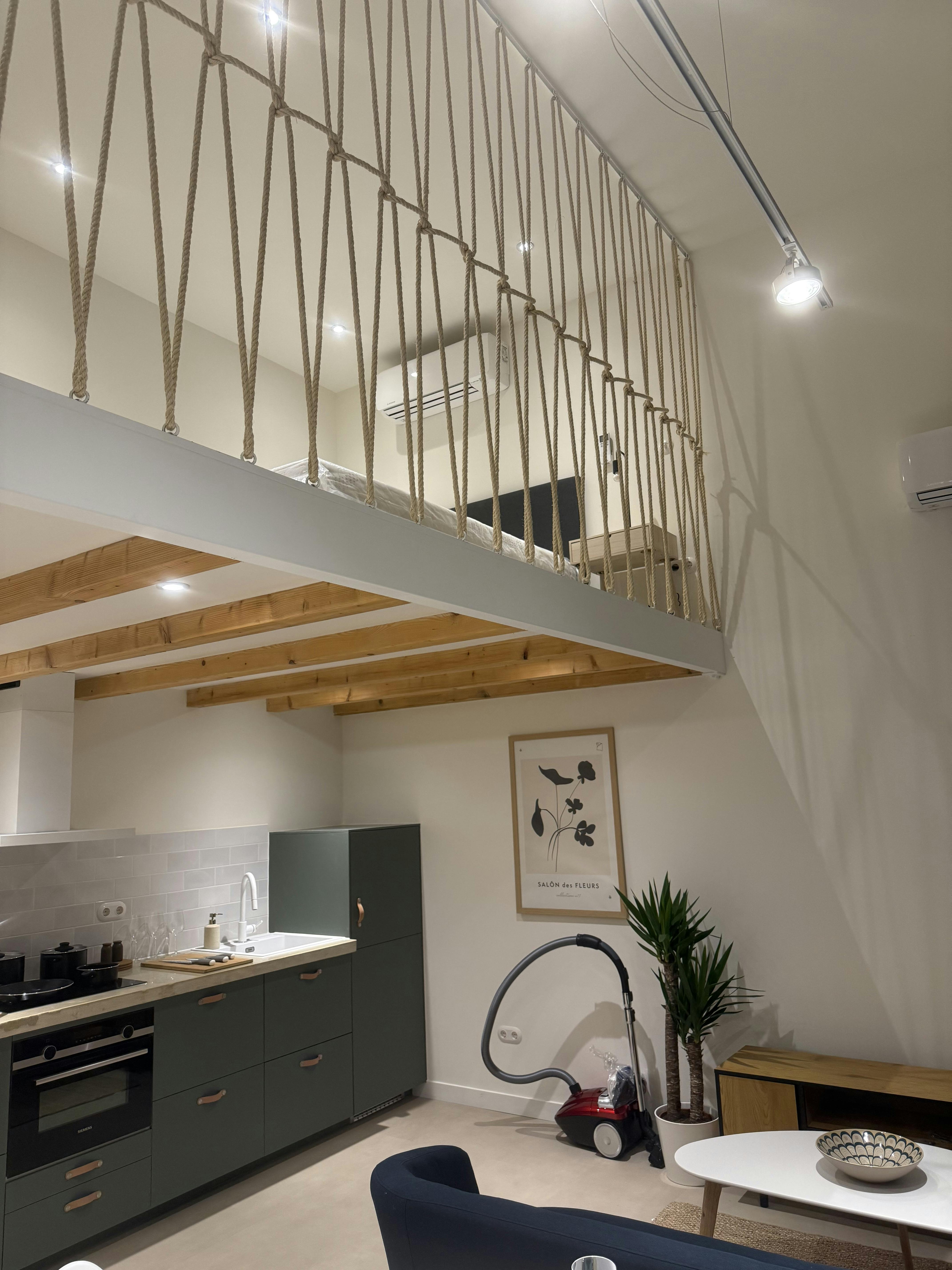 公寓 正在以 €2,150 的月租出租，其位于 Delft, Noordeinde