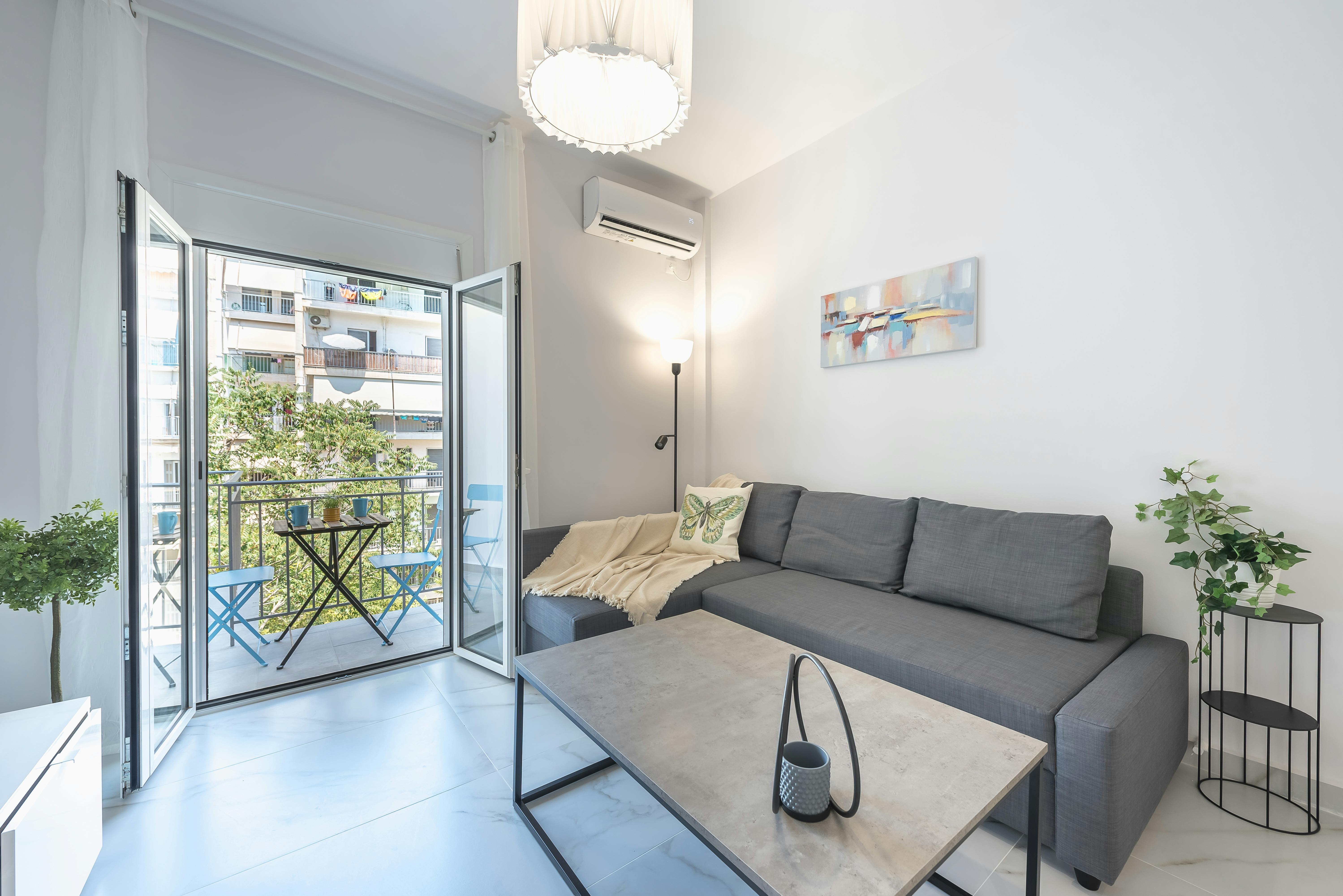 Apartment for rent for €1,000 per month in Athina, Evgeniou Karavia