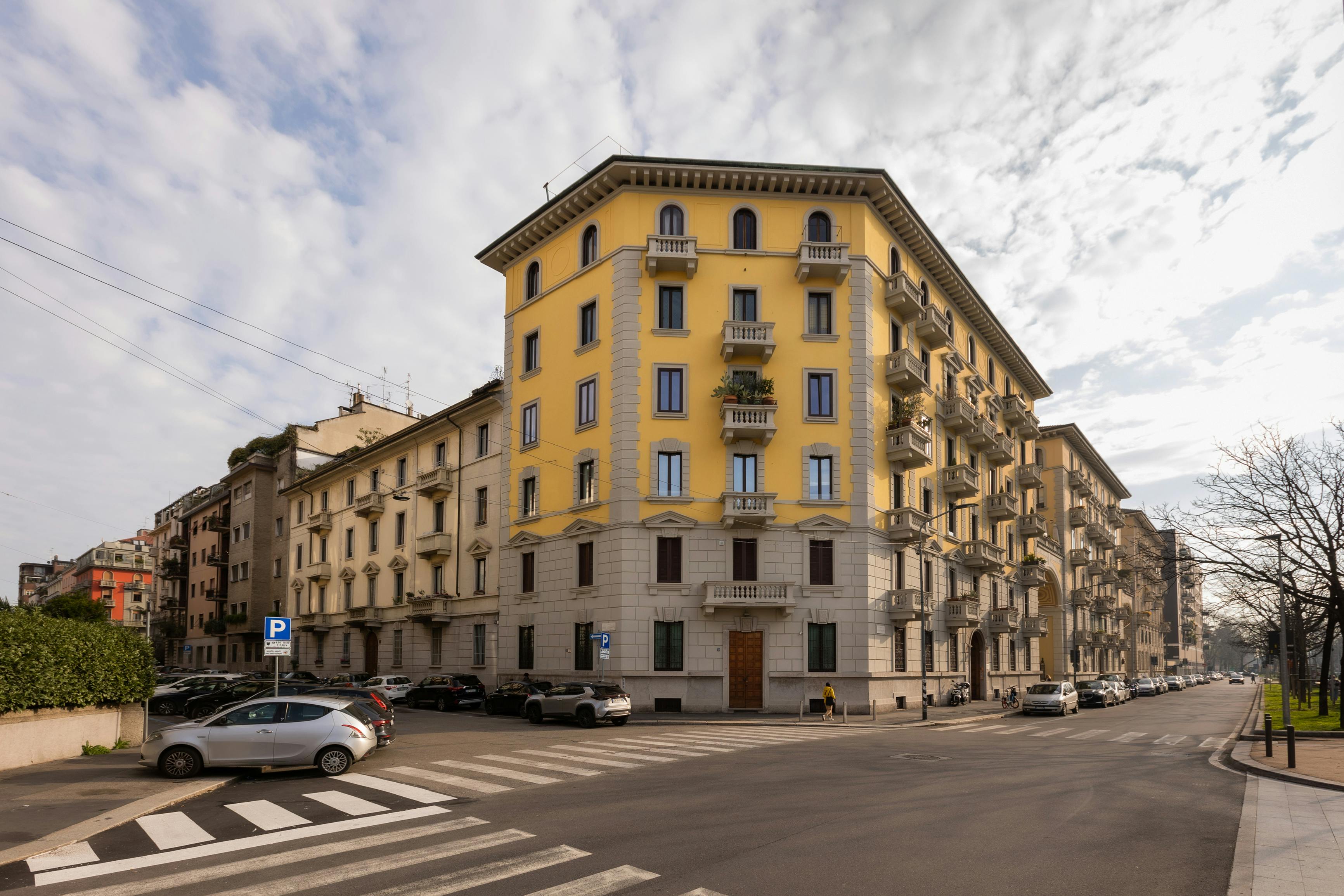 Apartment for rent for €3,500 per month in Milan, Via Giulio Ceradini