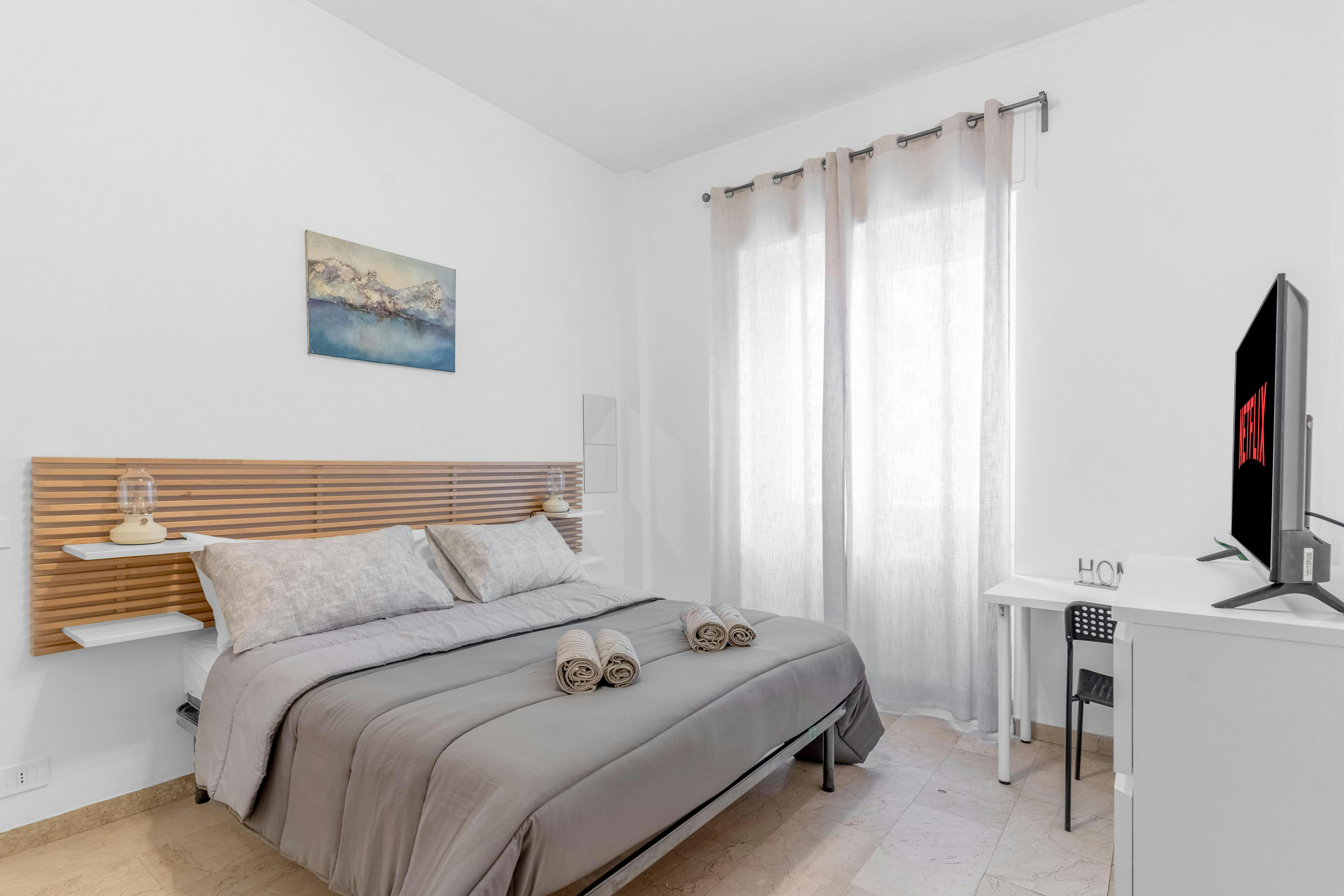 Apartment for rent for €2,100 per month in Milan, Via Val d'Ossola