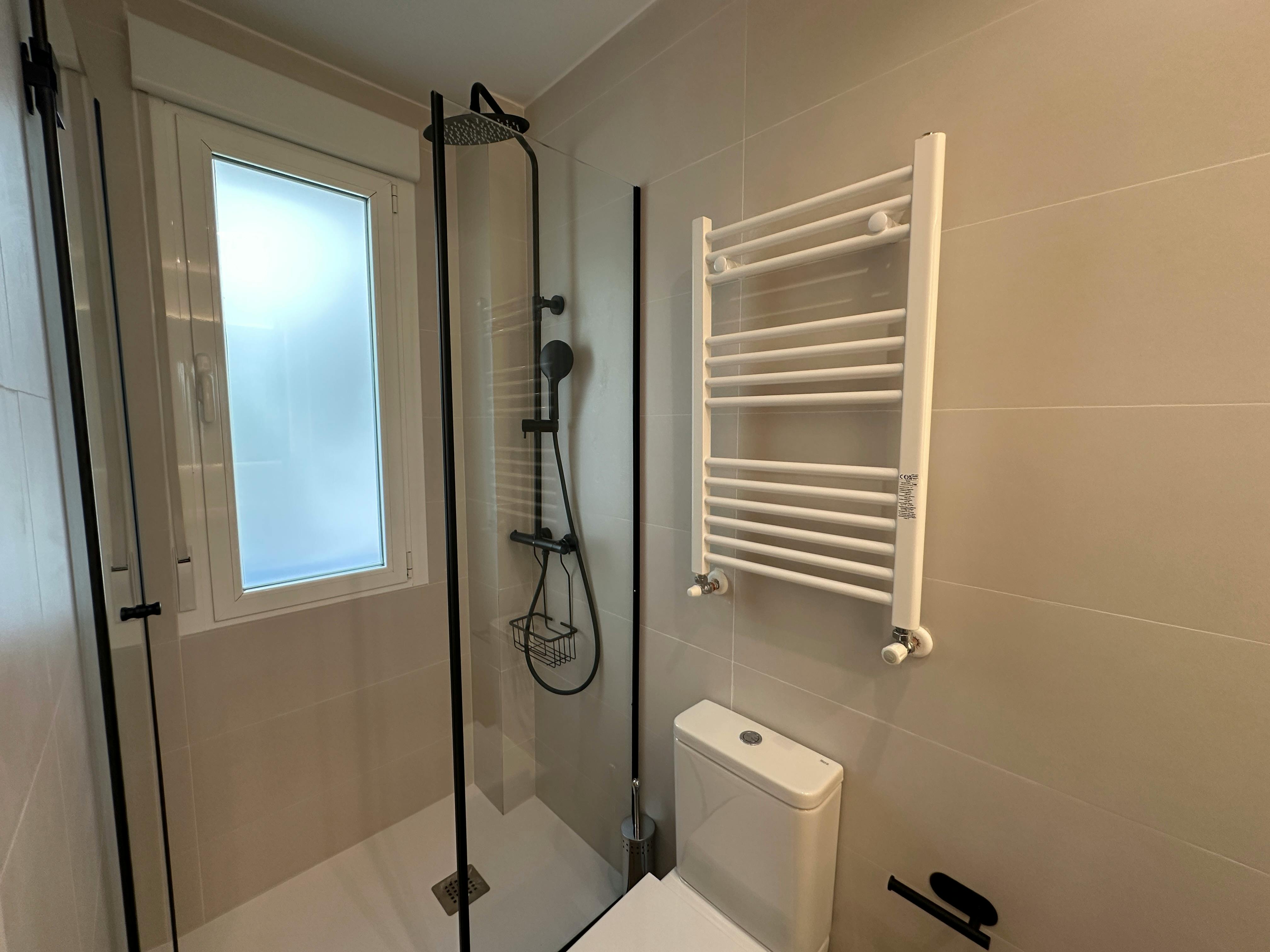 Single room Madrid, 1 bed — photo 1