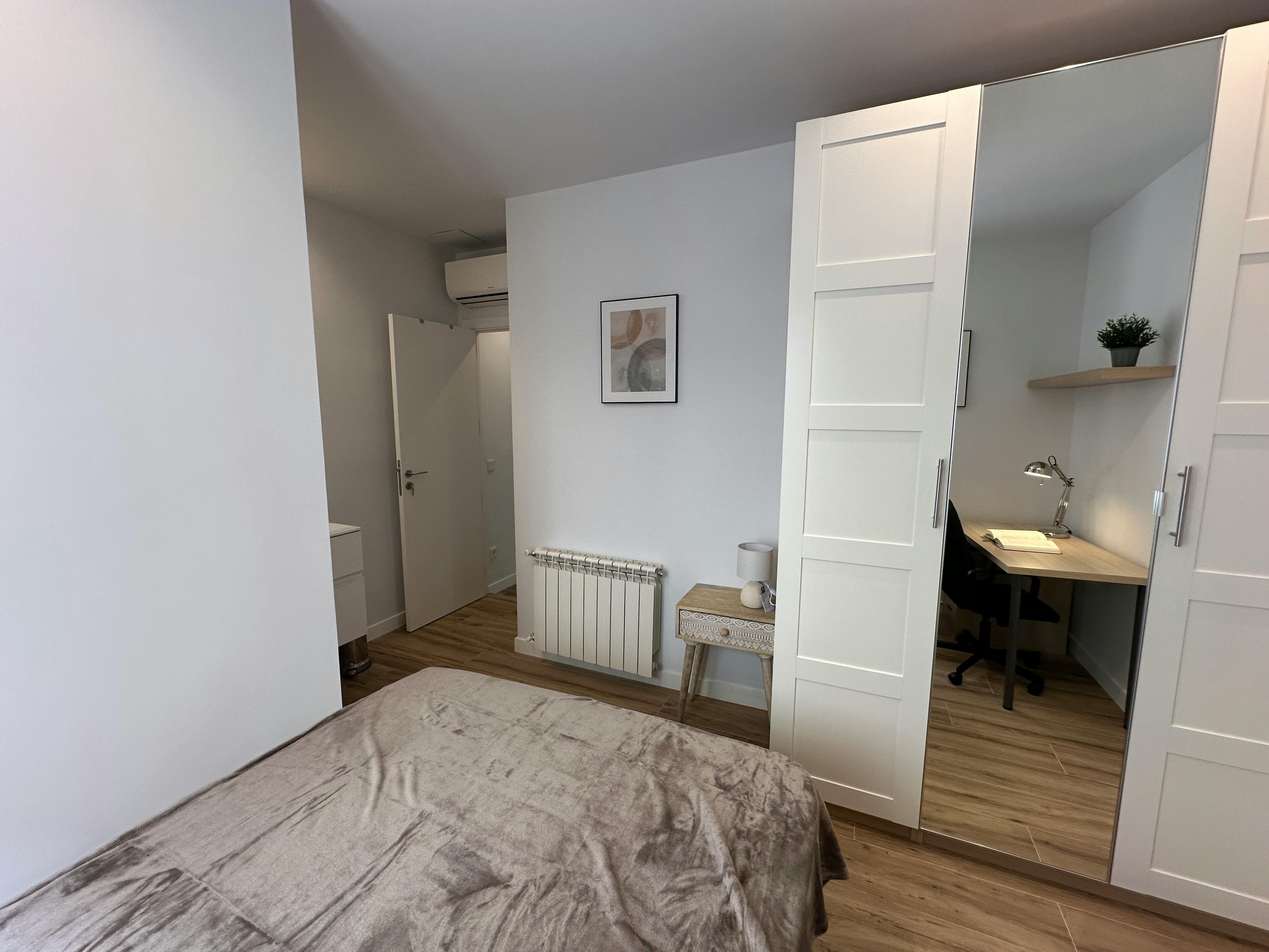 Single room Madrid, 1 bed — photo 8