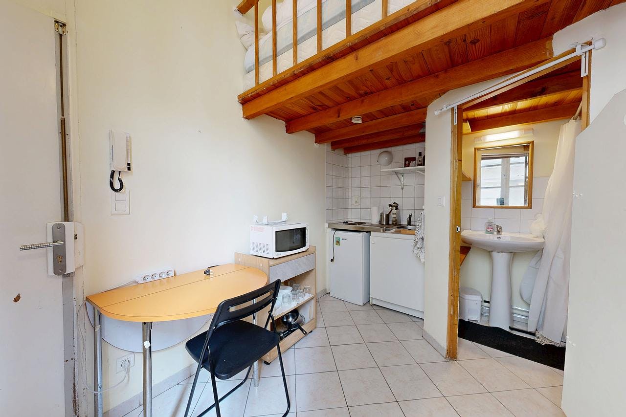 公寓 正在以 €348 的月租出租，其位于 Avignon, Rue Mignard