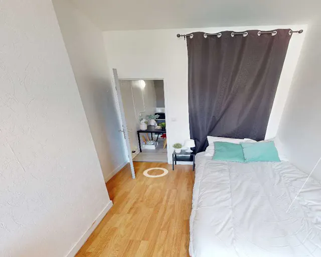 Private room in Rue Saint-Jean, Lyon (1638495) room image 1