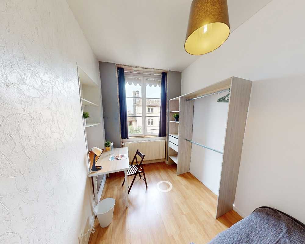 Private room in Rue Saint-Jean, Lyon (1638502) room image 2