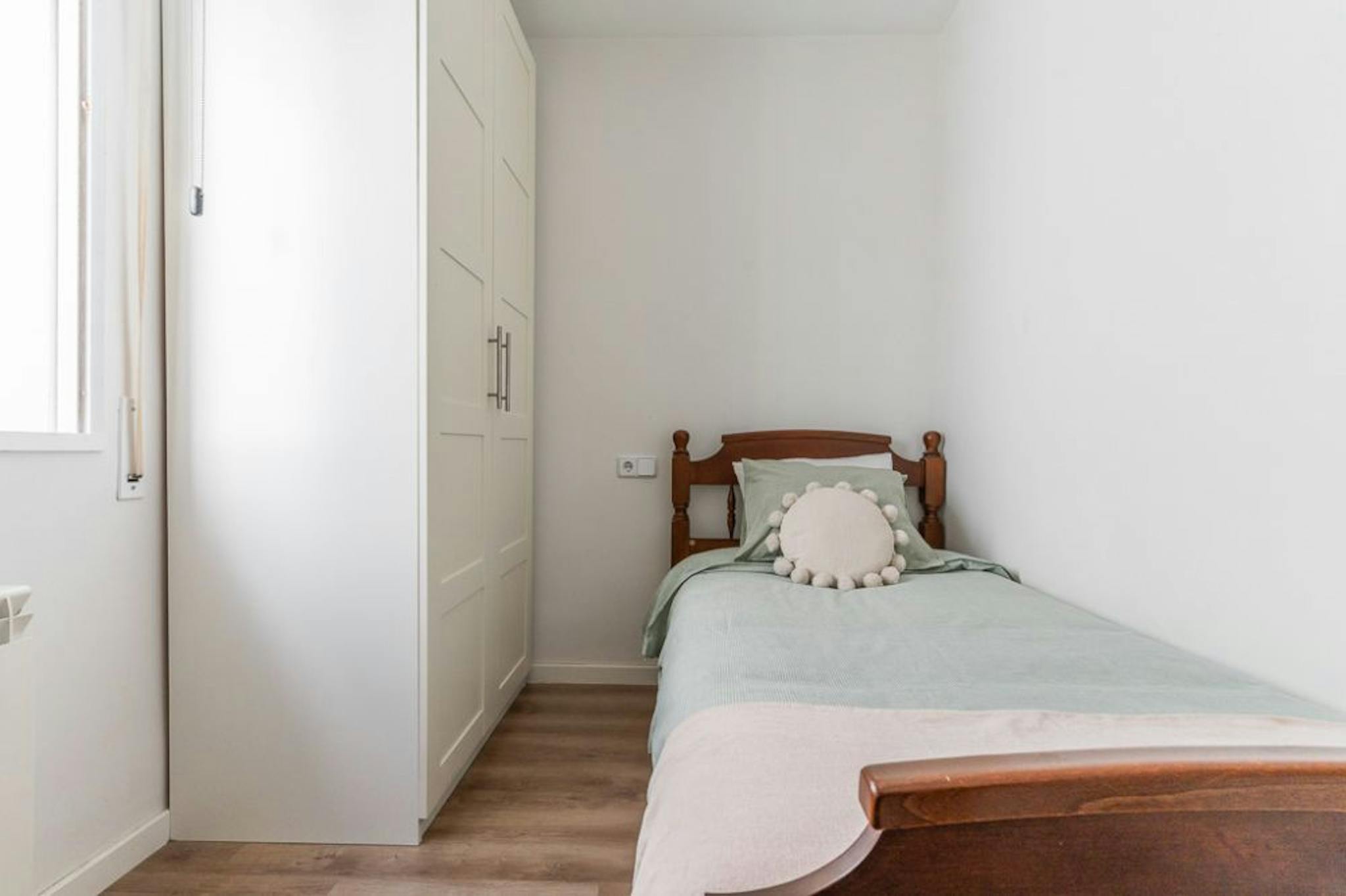 Calle de Villacarlos, Madrid preview