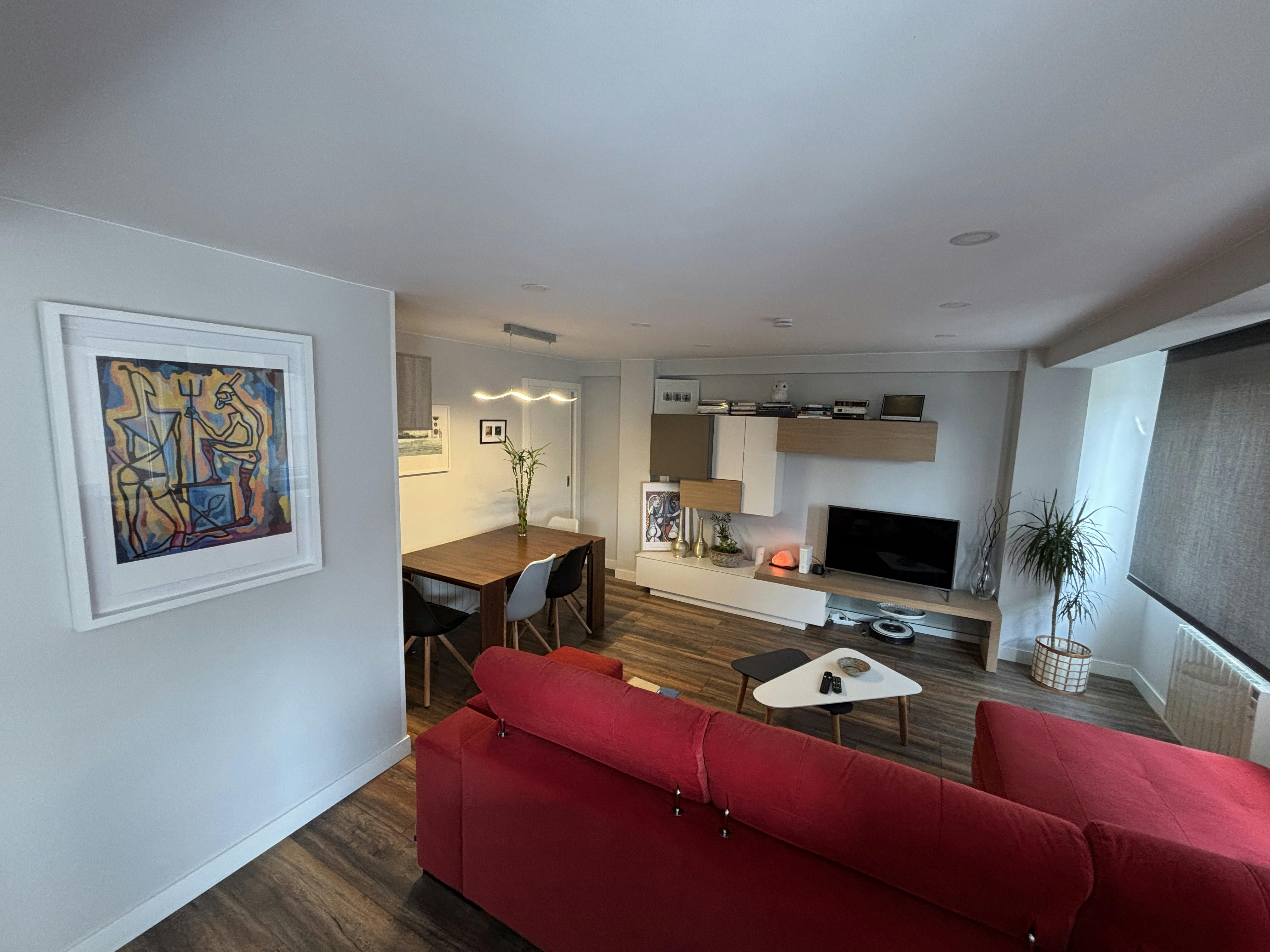 Appartement te huur voor € 2.000 per maand in A Coruña, Ronda de Monte Alto