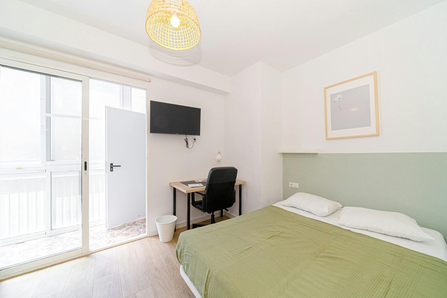 Private room for rent for €325 per month in Alicante (Alacant), Calle Santa Maria Mazzarelo