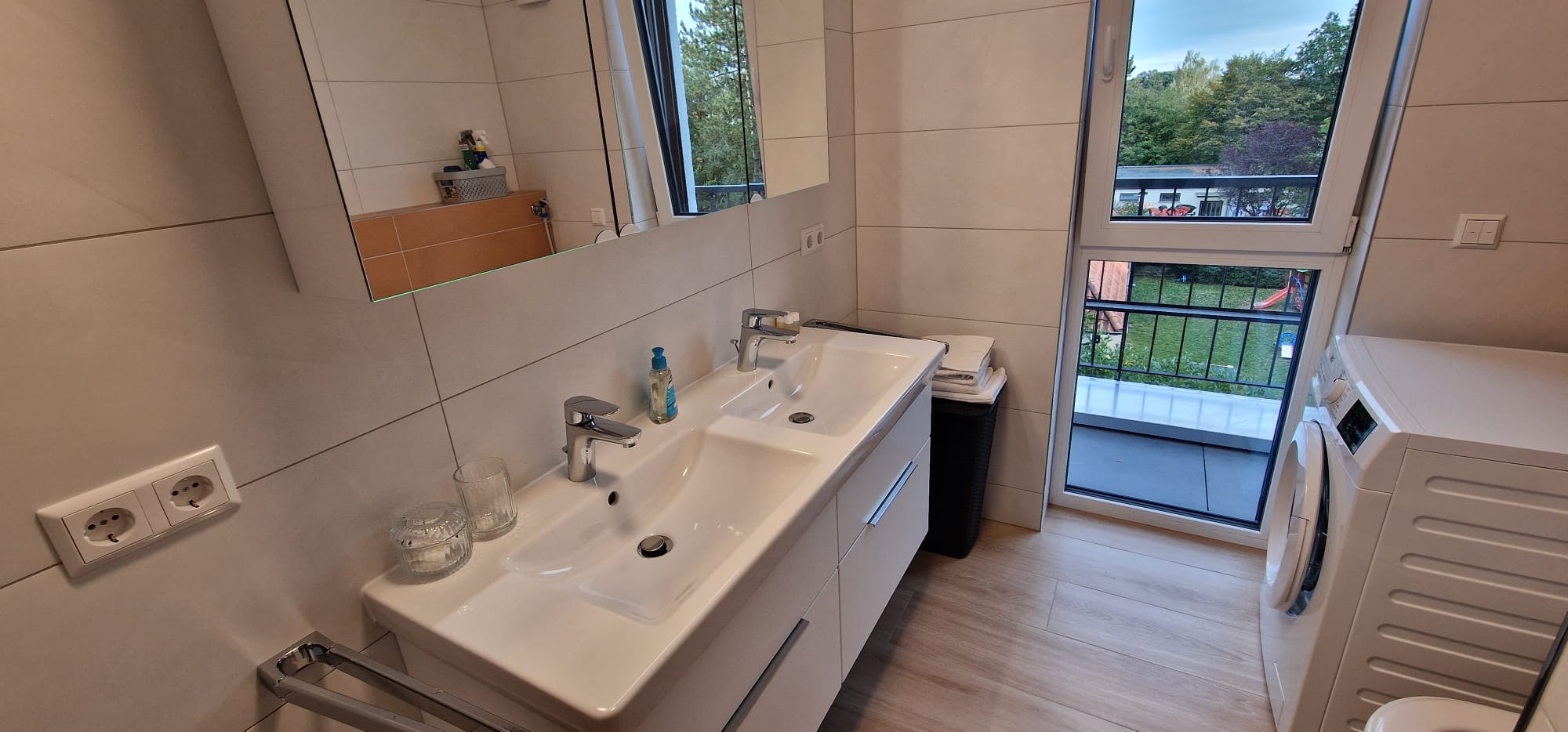 preview gallery tile