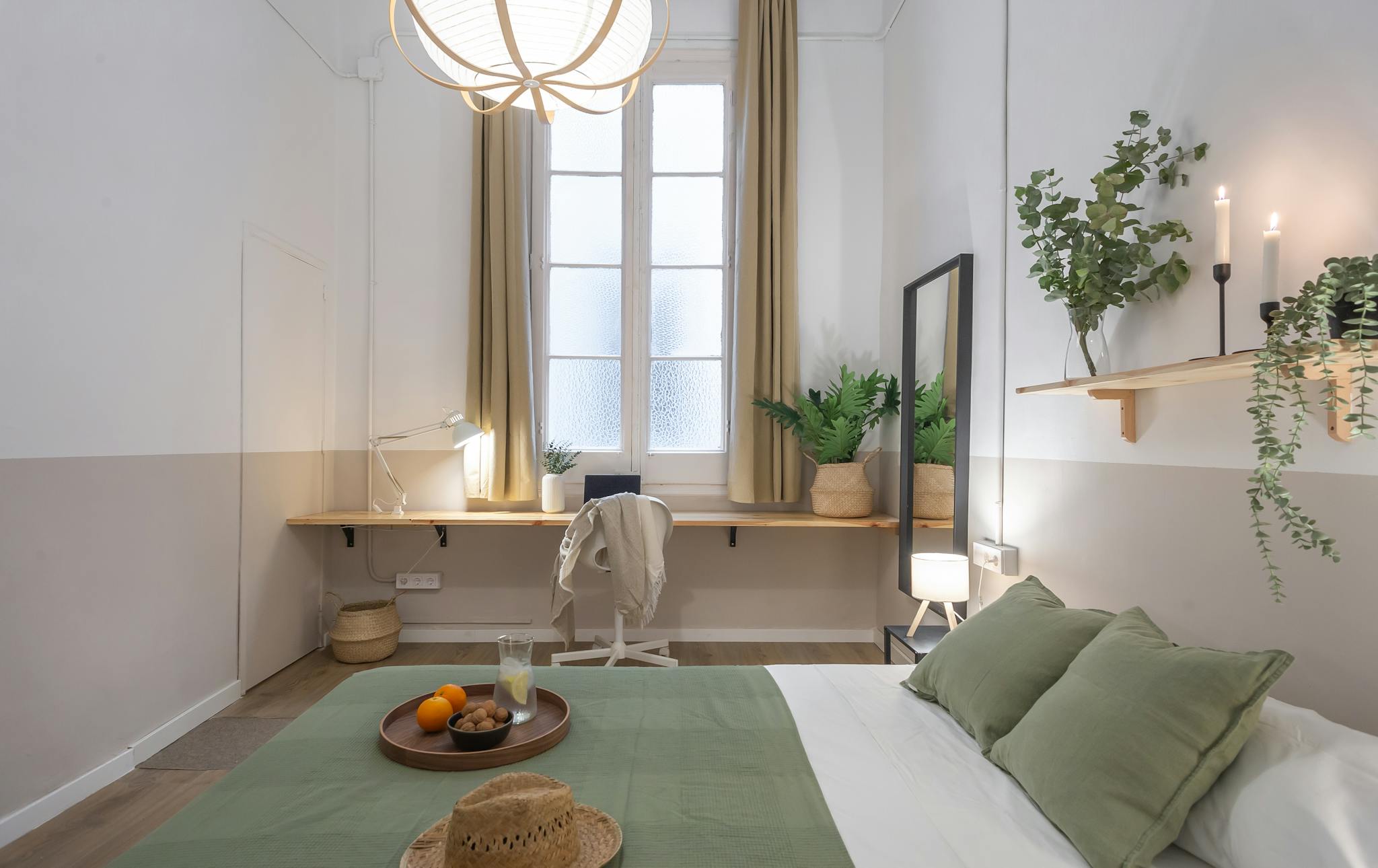 Carrer de Pau Claris, Barcelona preview