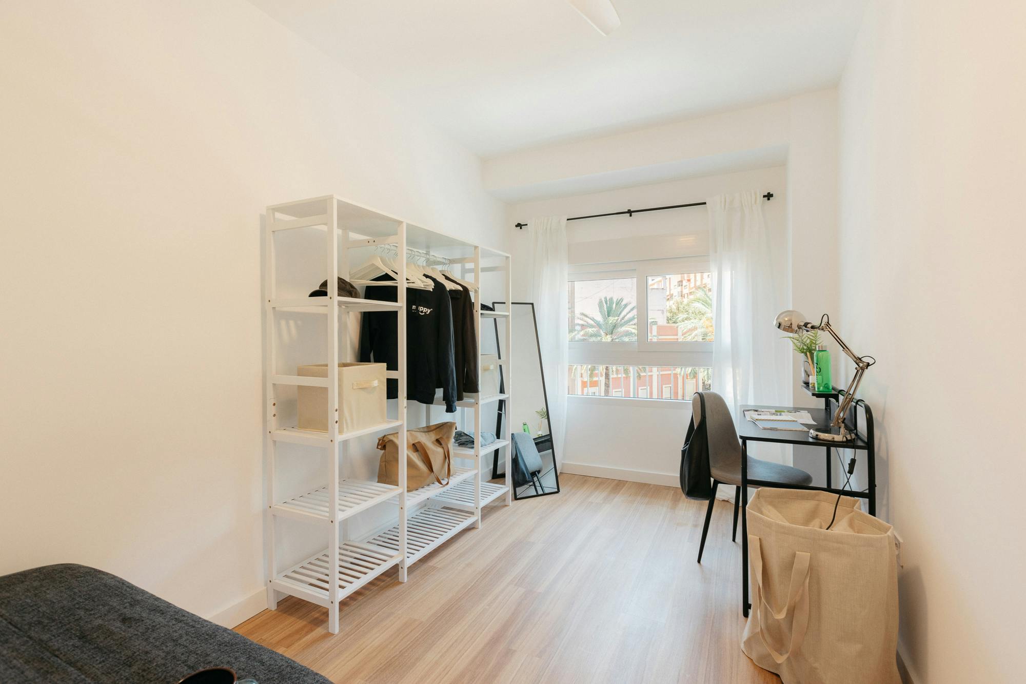 Single room Valencia, 1 bed, 16m² — photo 1