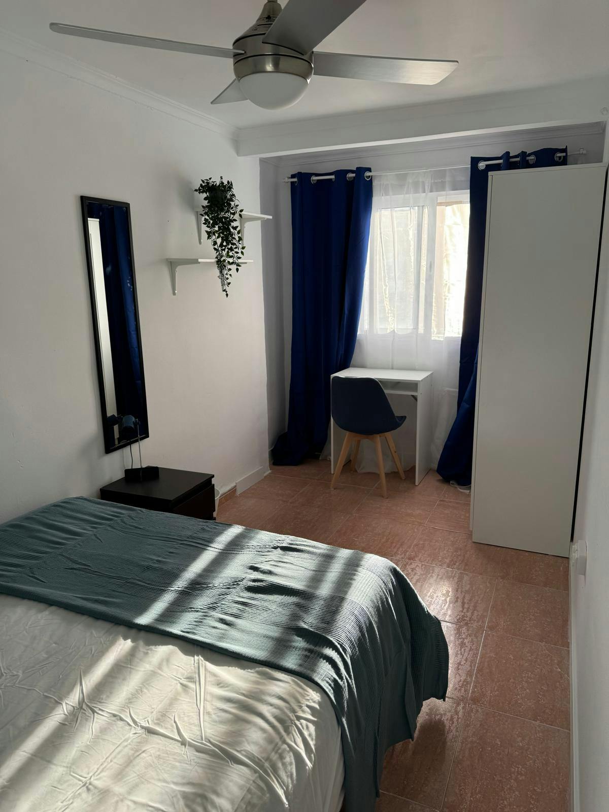 Single room Valencia, 1 bed, 8m² — photo 2