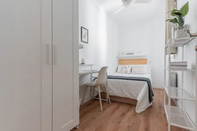 Private room in Calle de la Redondilla, Madrid (1639138) room image 1