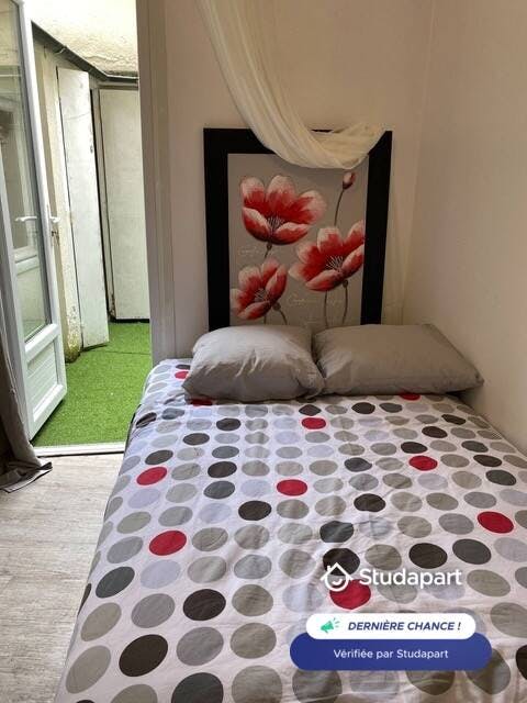 Apartamento para alugar por € 580 por mês em Poitiers, Rue Carnot