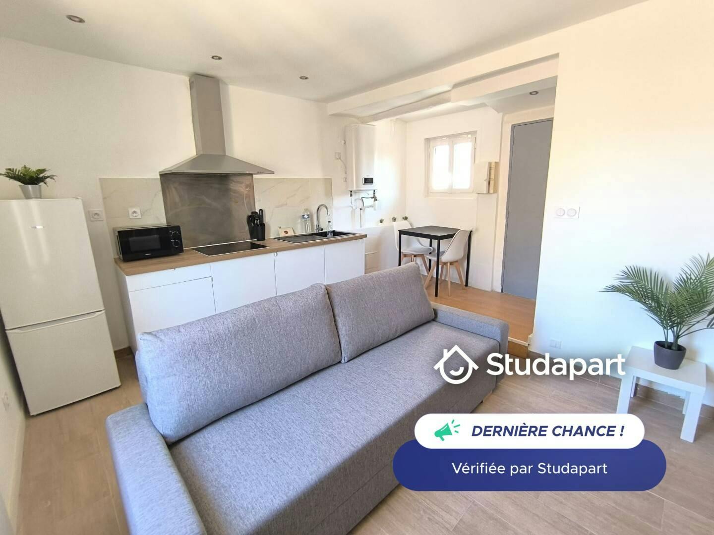 Casa para alugar por € 550 por mês em Nîmes, Rue Château Fadaise