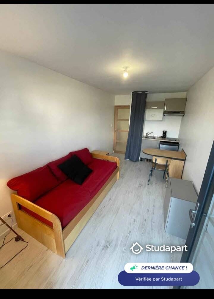 House for rent on Rue du Centre, Briollay