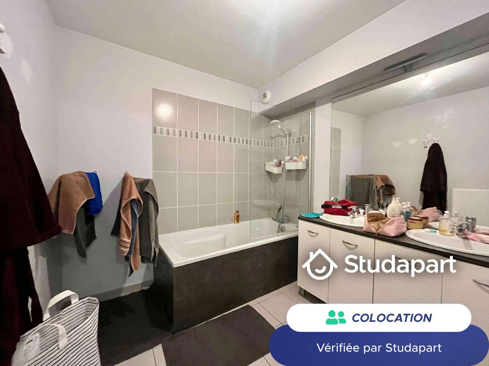 Private room for rent on Rue de Cannes, Lille - Vue 5