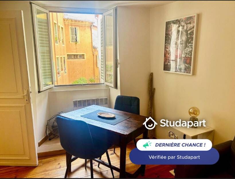 Apartment for rent for €890 per month in Nice, Rue de l'Ancien Sénat