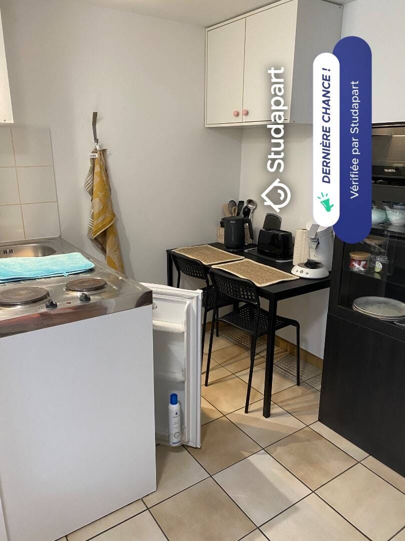 Apartment for rent for €700 per month in Bry-sur-Marne, Rue Denis Lavogade
