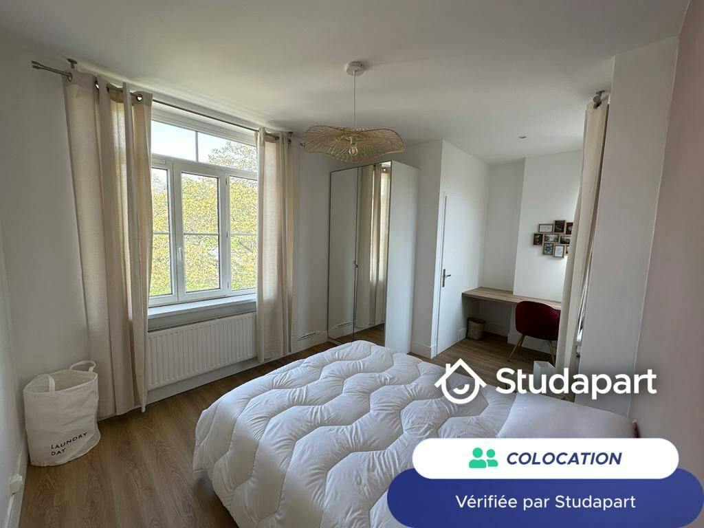 Private room for rent on Rue Eugène Jacquet, Lille - Vue 3
