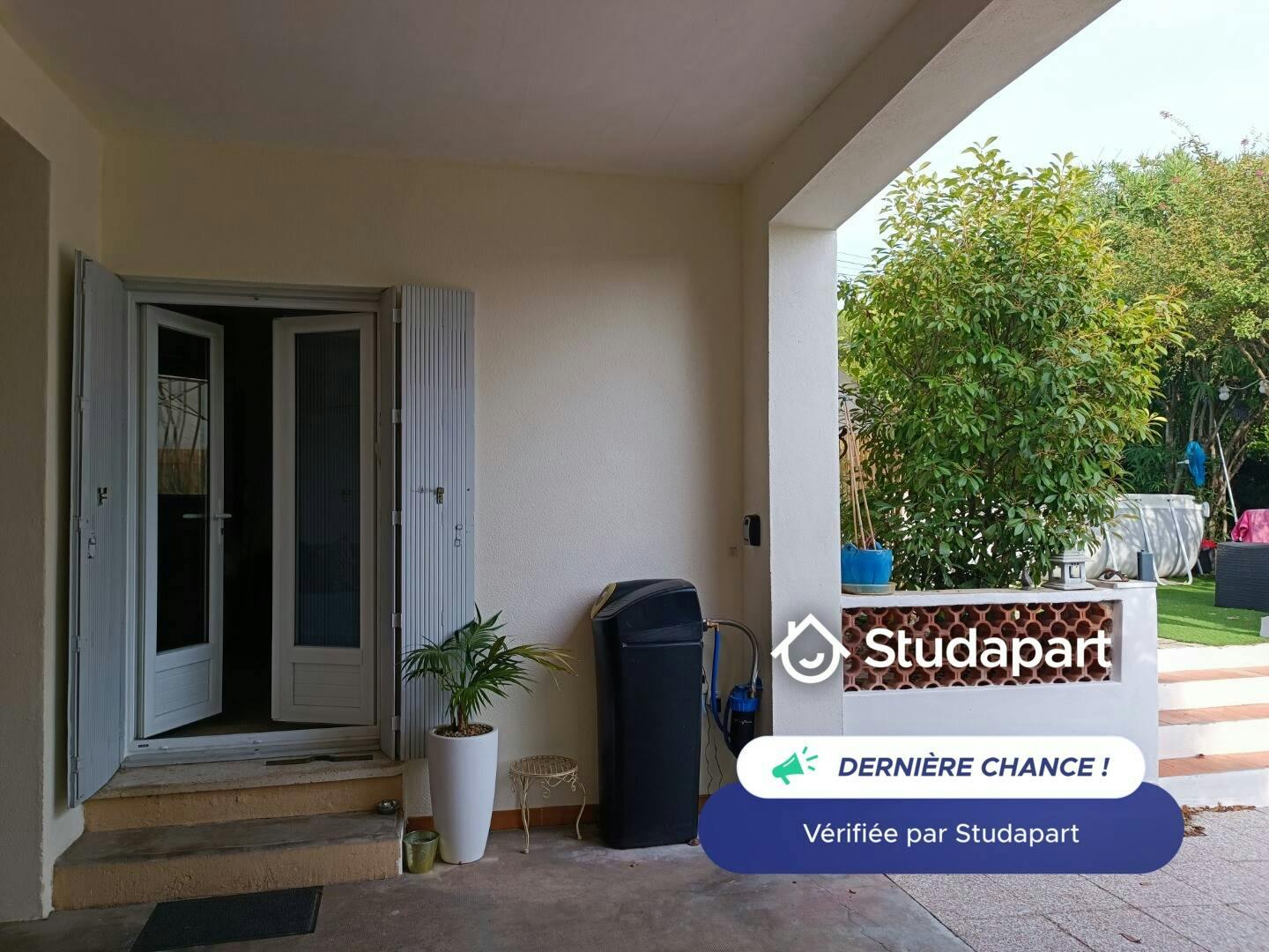 Apartament de închiriat pentru 570 EUR pe lună în Nîmes, Rue Eloy Vincent