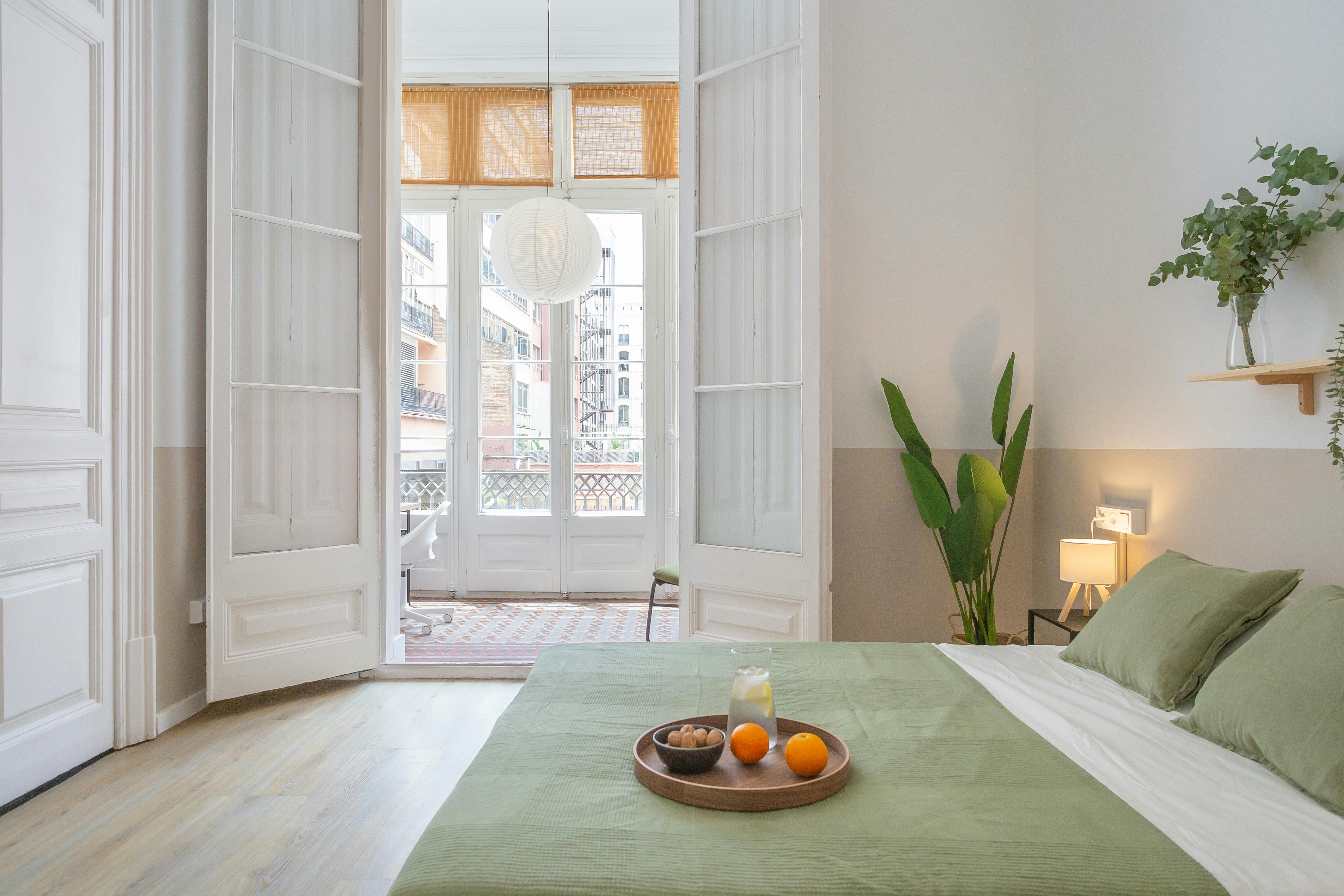 Carrer de Pau Claris, Barcelona preview